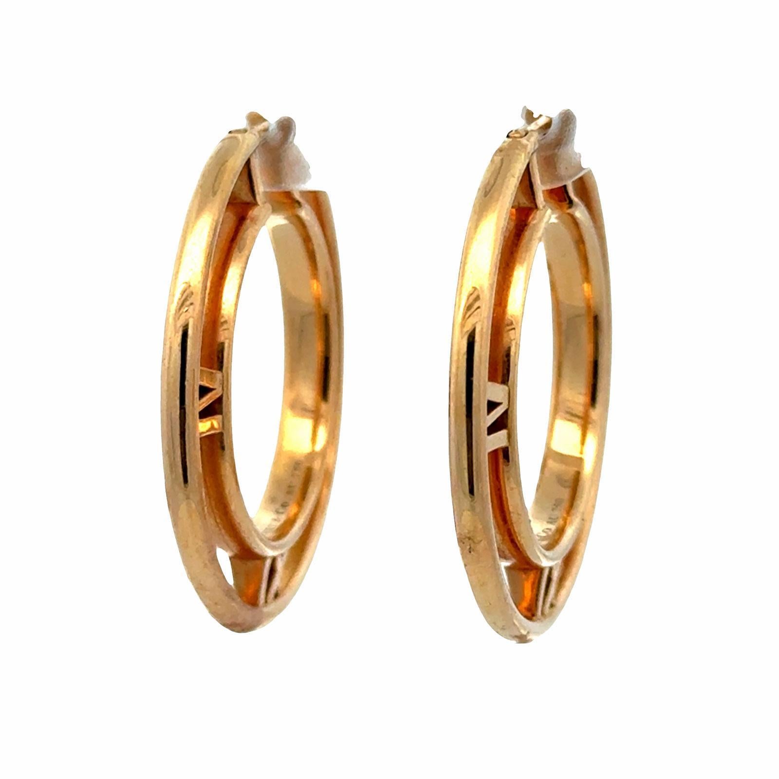 Moderno Tiffany & Co. Atlas Medallion 18 Karat Rose Gold Hoop Earrings in vendita