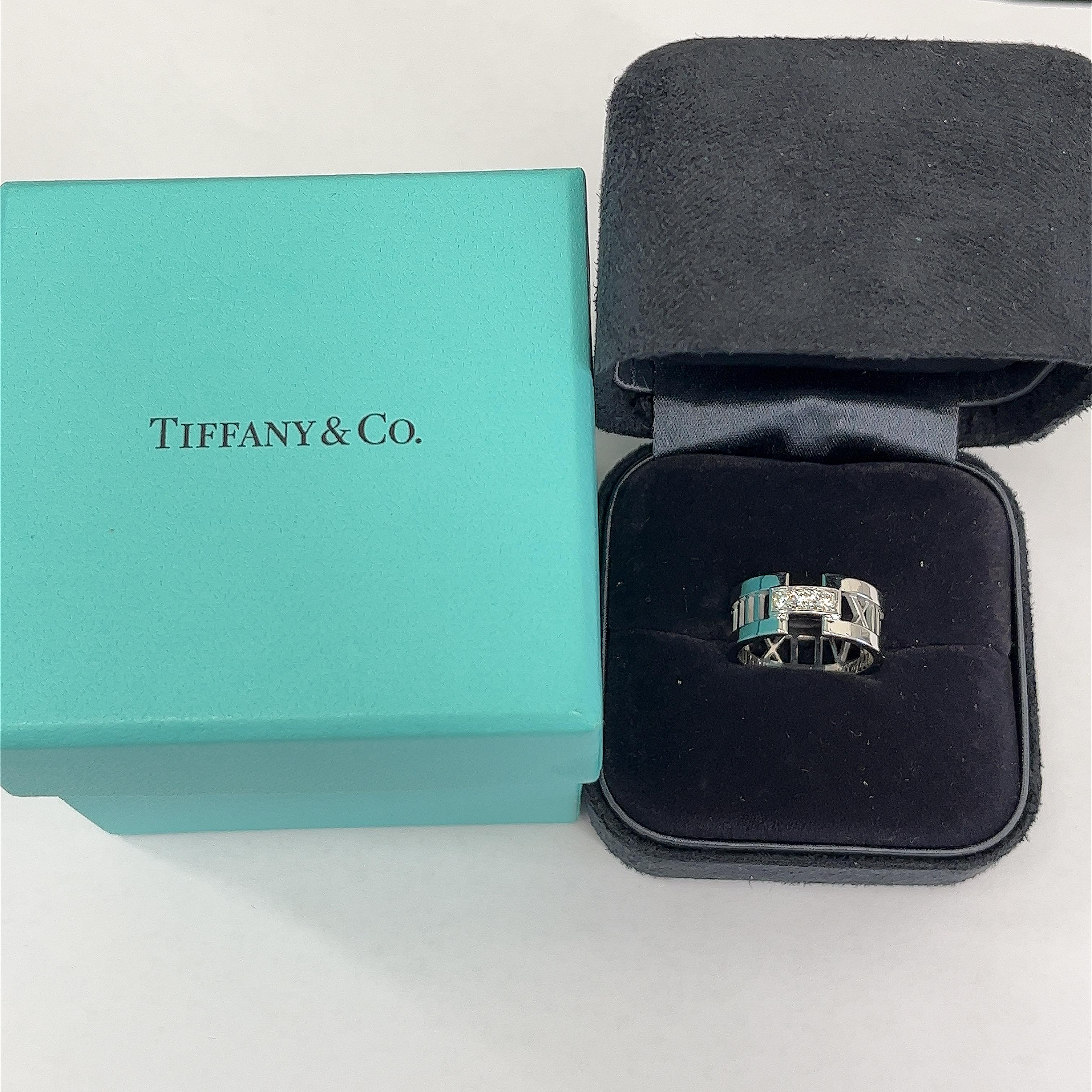 Women's or Men's Tiffany & Co Atlas Ring in 18ct White Gold With Roman Numbers 