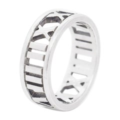 Tiffany & Co. Anillo de plata de ley con números romanos Atlas