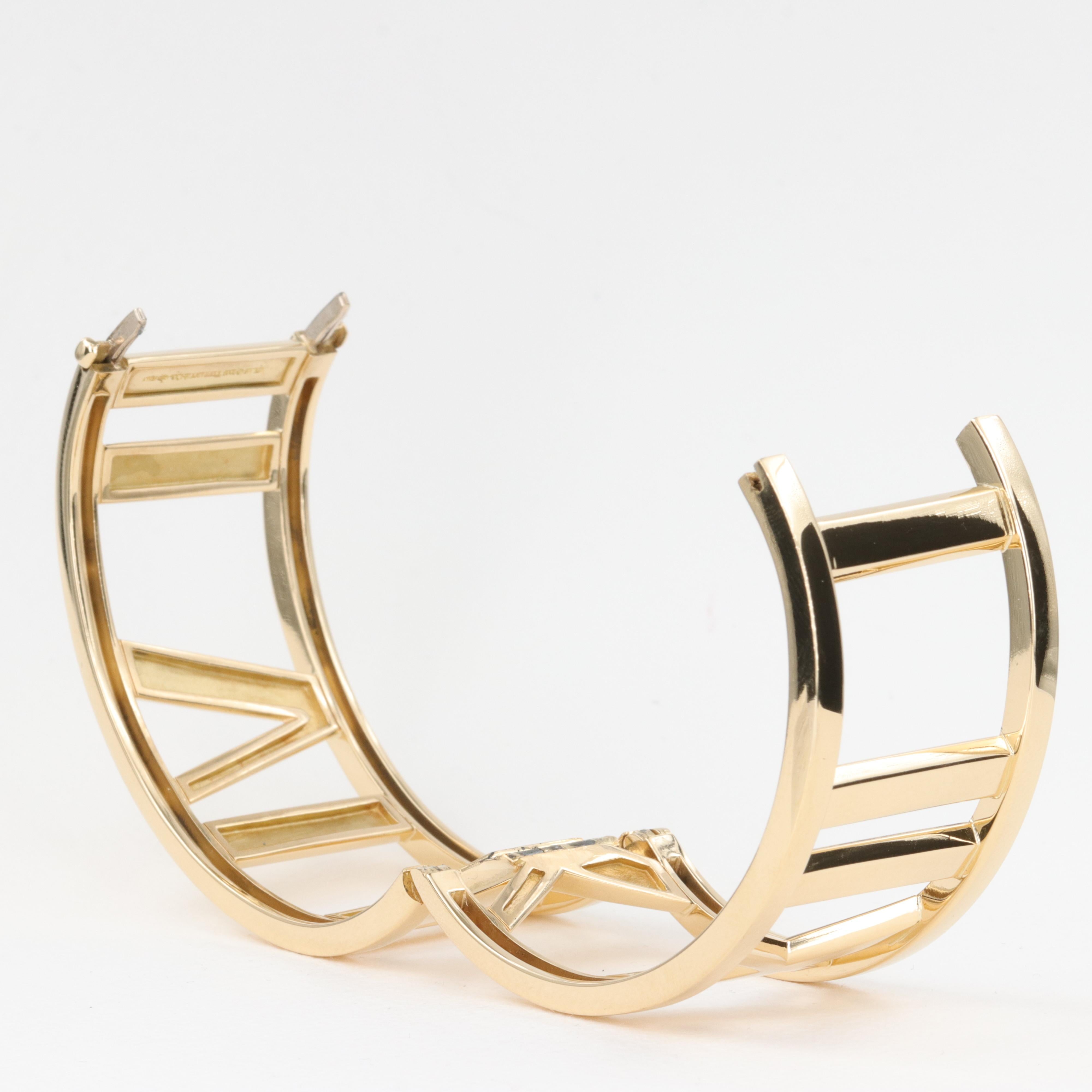 Tiffany & Co. Atlas Wide Bangle in 18 Karat Yellow Gold In Excellent Condition For Sale In Tampa, FL