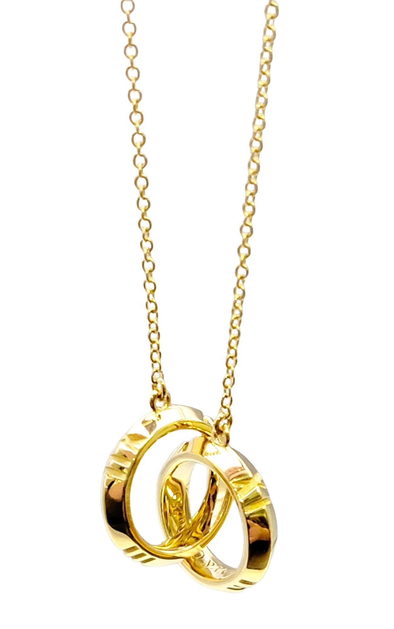 Contemporain Tiffany & Co. Atlas, collier pendentif en or jaune 18 carats avec pendentif imbriqué en forme de X