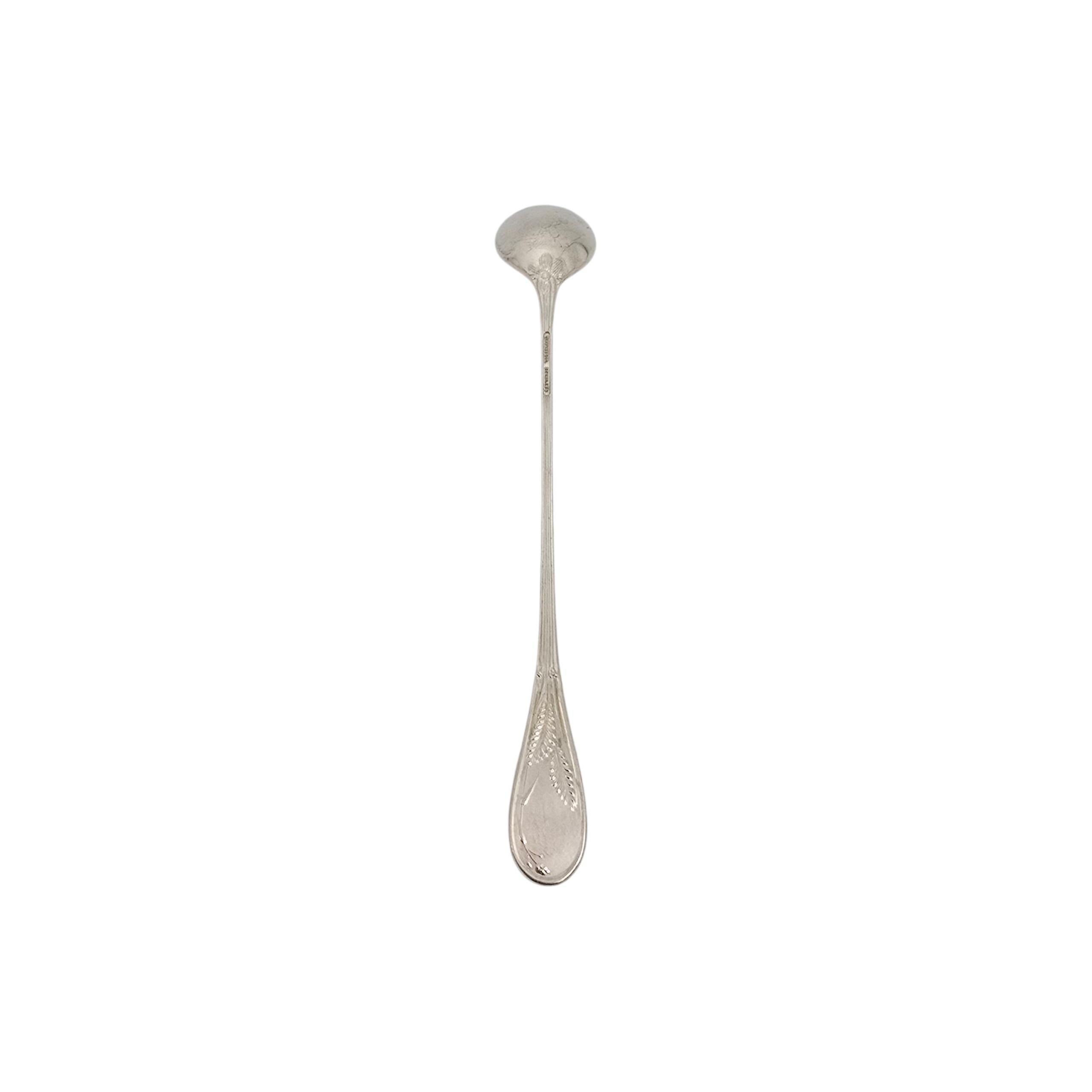 Cucchiaio da tè freddo in argento Sterling Tiffany & Co.

Disegnato da Edward C. Moore nel 1871, il motivo Audubon si ispira ai dipinti di uccelli giapponesi del XIX secolo. Questo cucchiaio da tè freddo ha un manico lungo. La scatola e l'astuccio