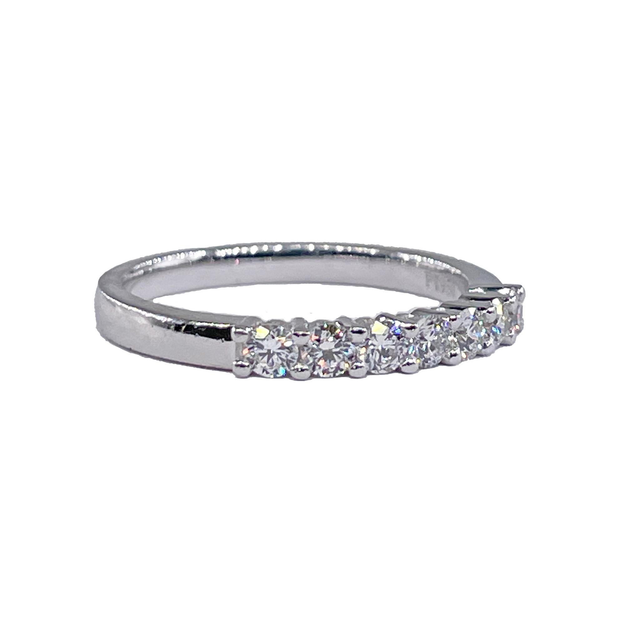 Modern TIFFANY & Co Authentic Embrace with a Half Circle of 7 Diamonds Forever Platinum For Sale