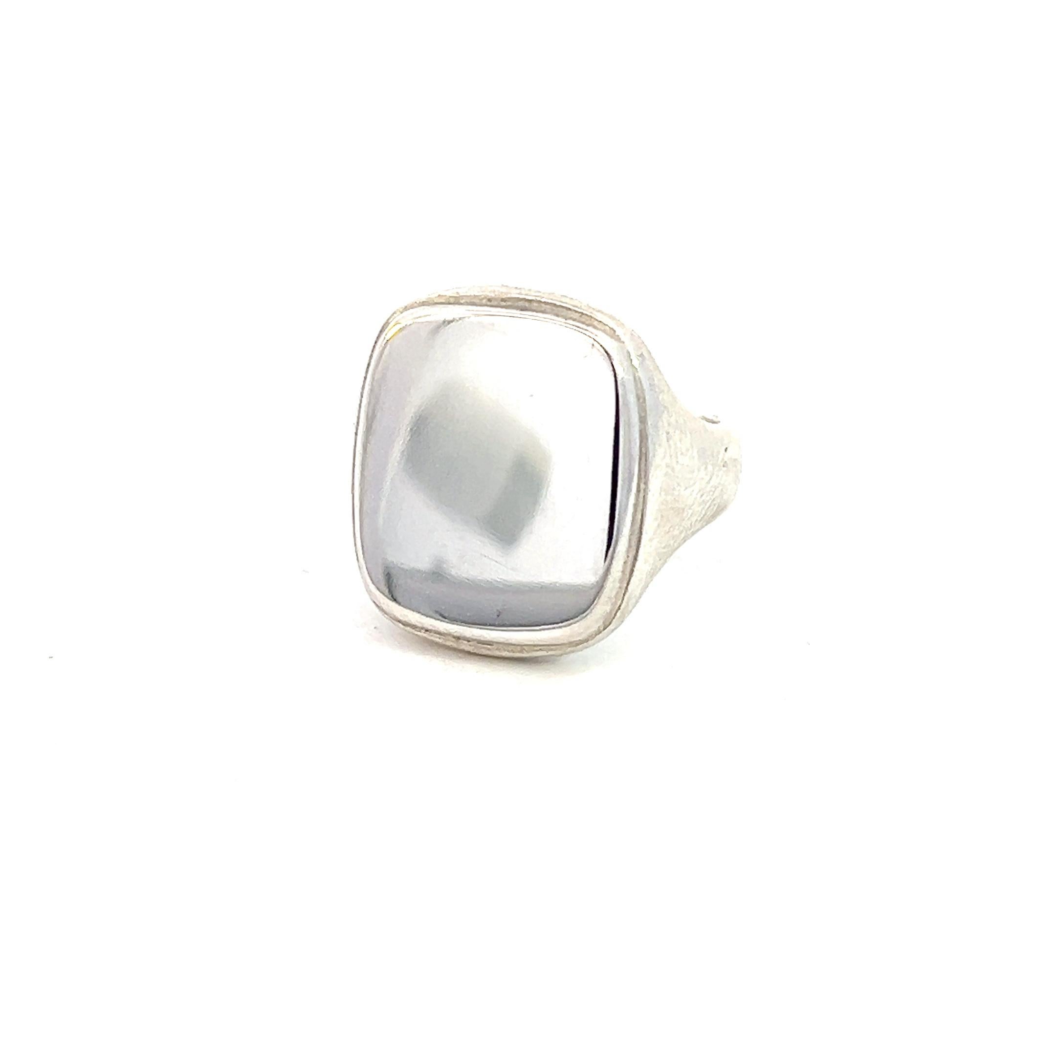 Authentic Tiffany & Co Estate Mens Signet Ring Size 3.75 Silver TIF543

TRUSTED SELLER SINCE 2002

DETAILS
Style: Mens Signet Ring
Ring Size: 3.75
Weight: 10.6 Grams
Metal: Sterling Silver

We try to present our estate items as best as possible and