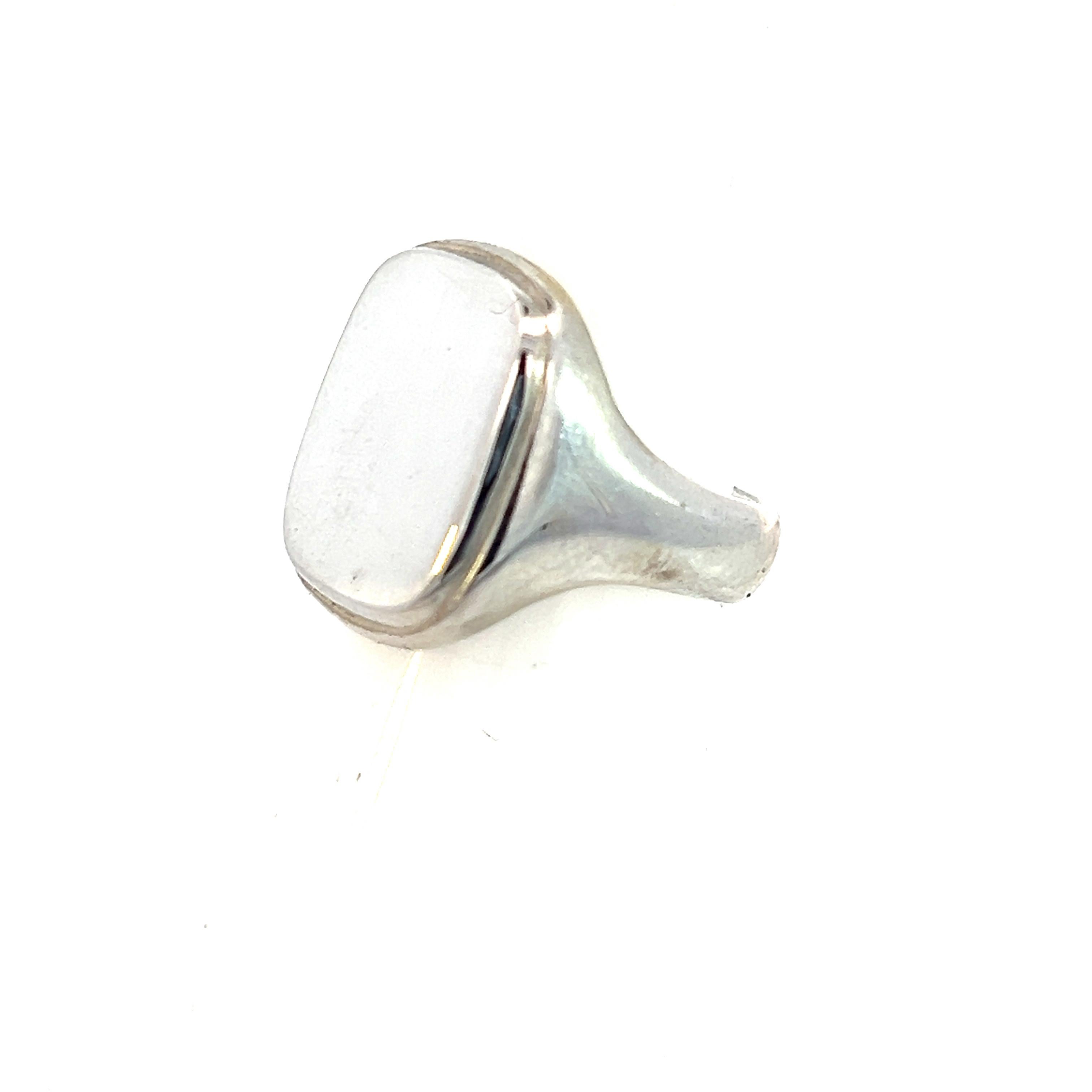Tiffany & Co Authentic Estate Mens Signet Ring Size 3.75 Silver In Good Condition In Brooklyn, NY