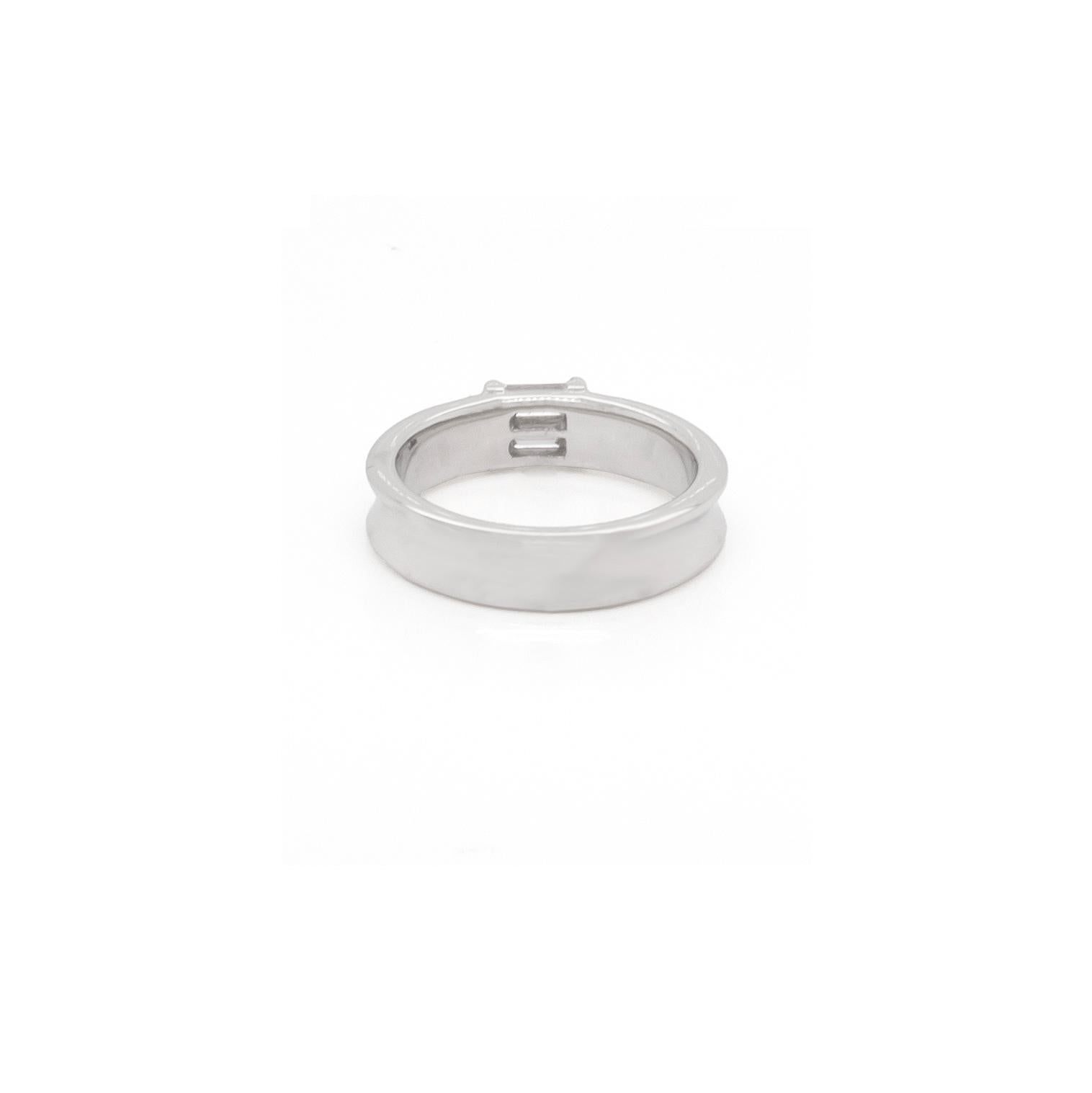 Tiffany & Co. Baguetteschliff Diamant und 18 Karat Weißgold Ehering (Moderne) im Angebot
