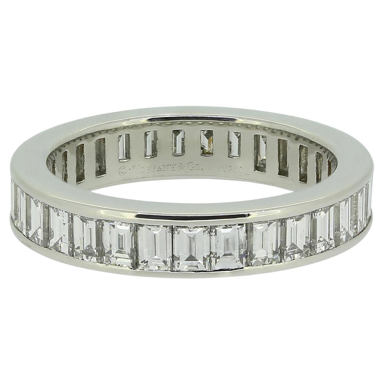 Tiffany 
Co. Baguette Cut Diamond Eternity Ring Size L (51.5) in vendita
