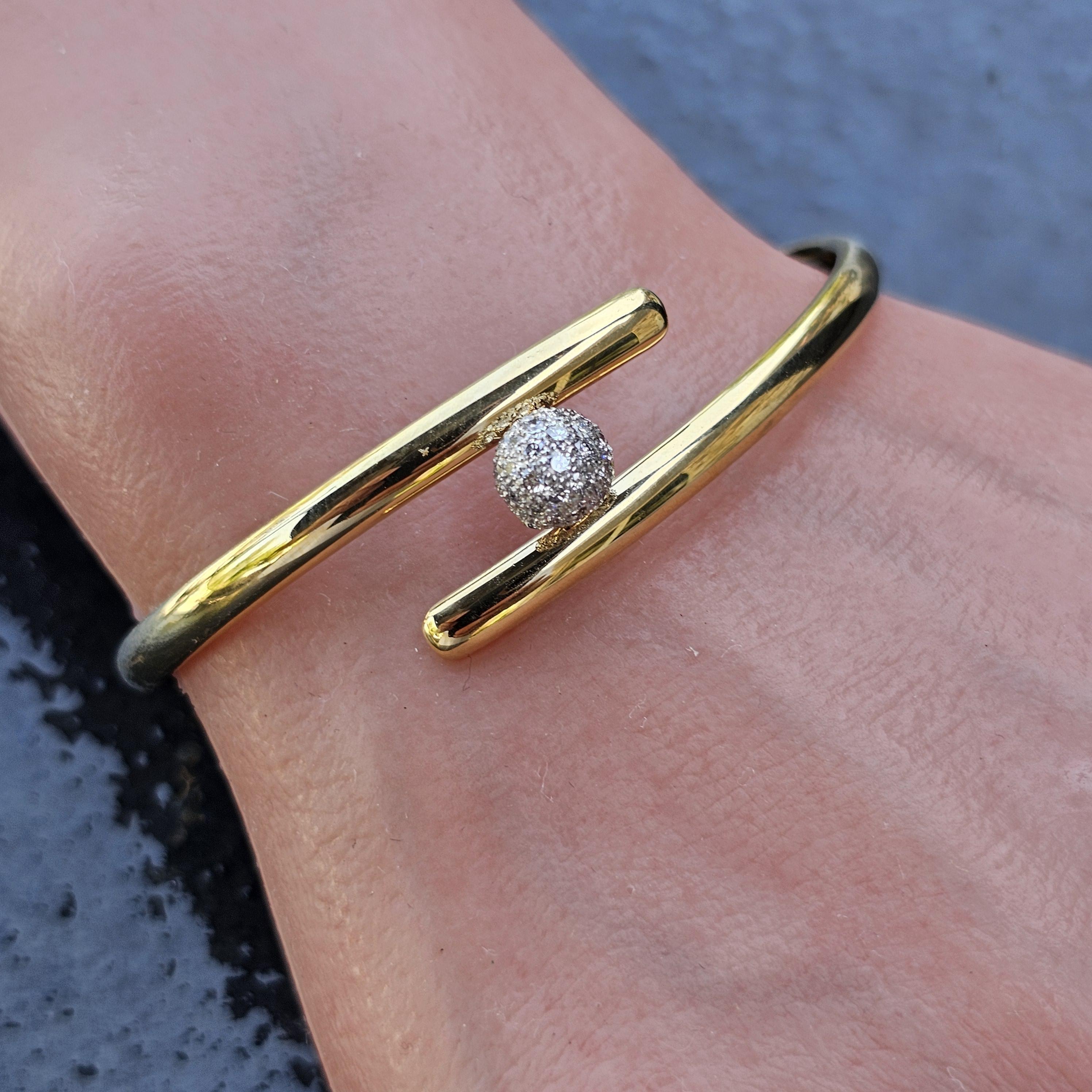 Tiffany & Co. Bracelet Bangle Or Jaune 18k Platine Diamant Pave 19.8g en vente 3
