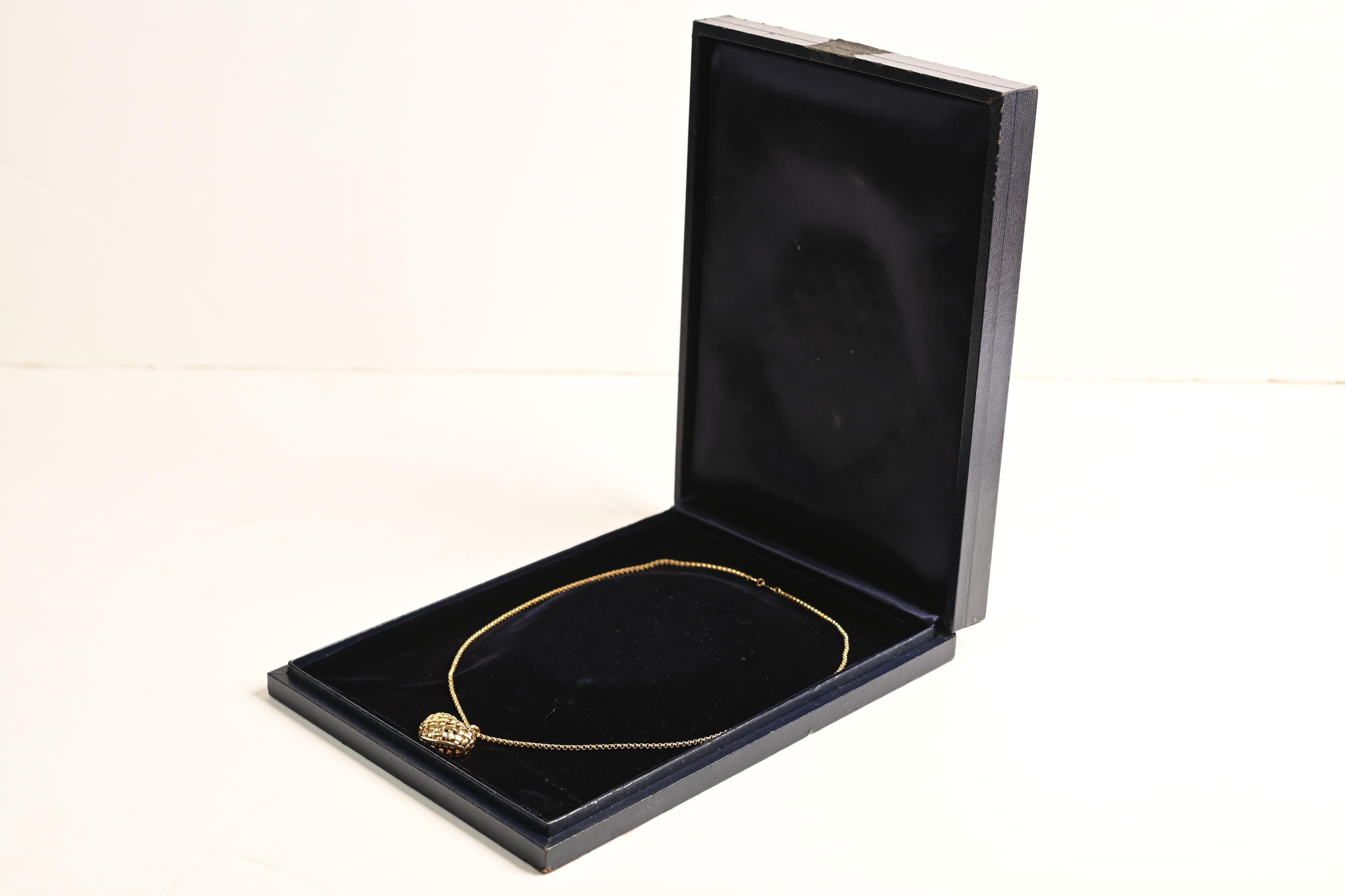 Tiffany & Co. Basket Weave Heart Necklace, 18K Yellow Gold In Excellent Condition For Sale In New York, NY