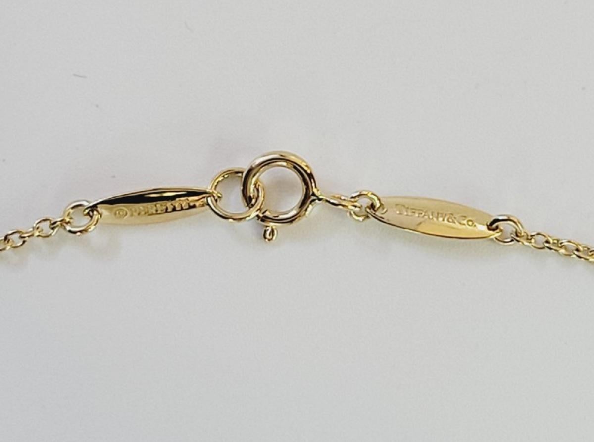 Tiffany & Co. Bean-Anhänger aus 18 Karat Gelbgold mit 14 mm breiter Breite im Zustand „Hervorragend“ in New York, NY