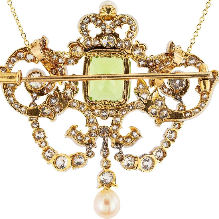 Tiffany & Co. Belle Époque Peridot Diamond Pearl Gold Platinum Brooch Pendant In Good Condition In Los Angeles, CA