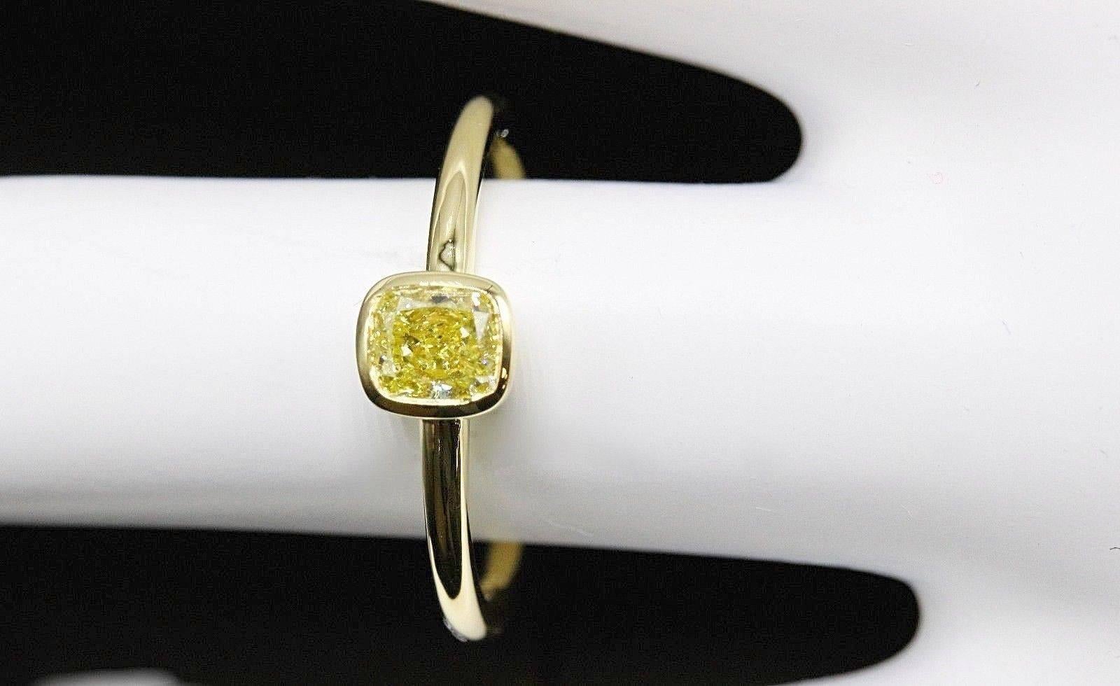 Tiffany & Co. Bezet Fancy Intense Yellow 0.41ct Diamond Ring in 18kt Yellow Gold 1