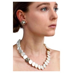 Tiffany Halskette und Ohr Clips 18K Gold geschnitzt schwarze Jade und Perlmutt