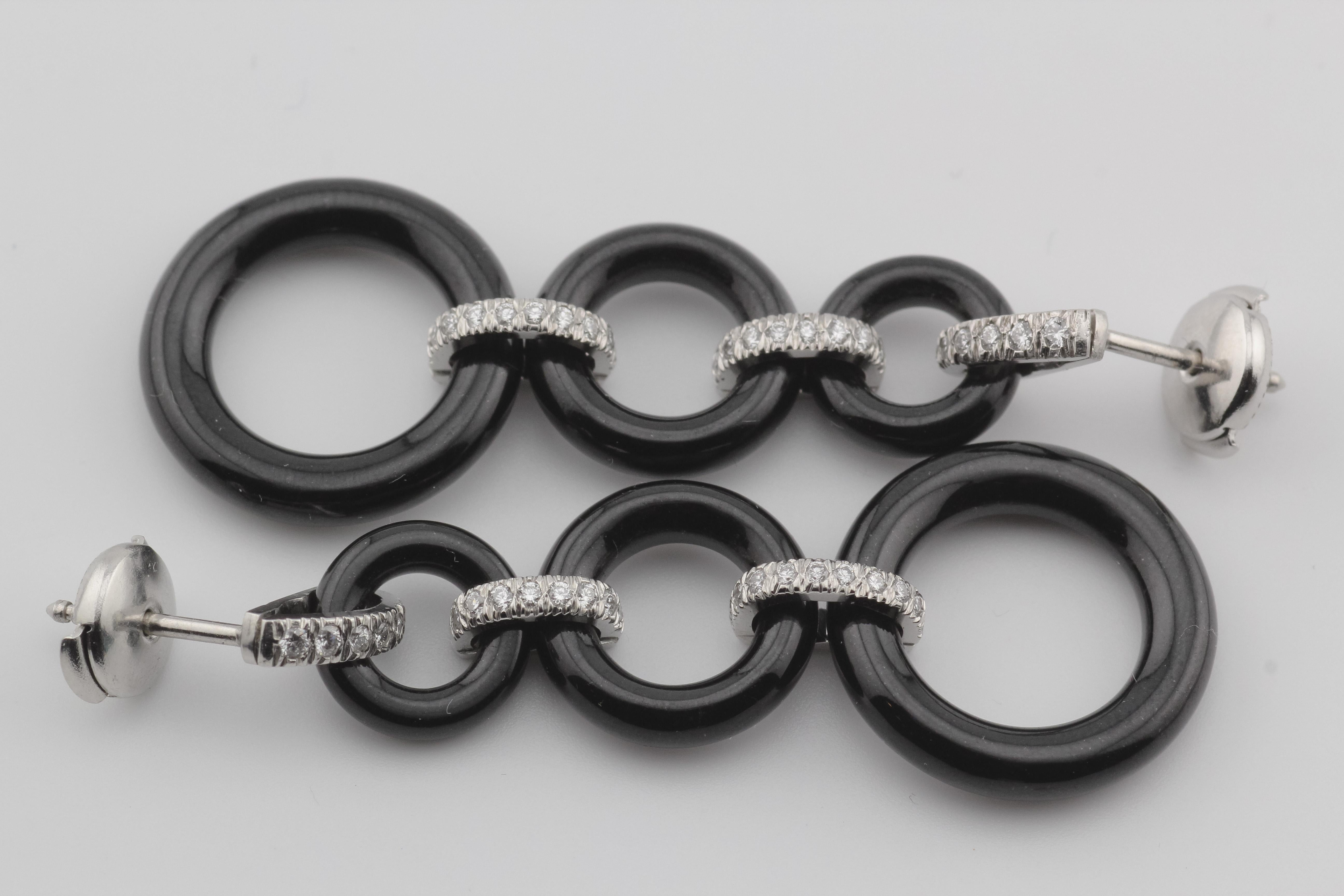 Tiffany & Co. Pendants d'oreilles circulaires en jade noir et diamant en platine Pour femmes en vente