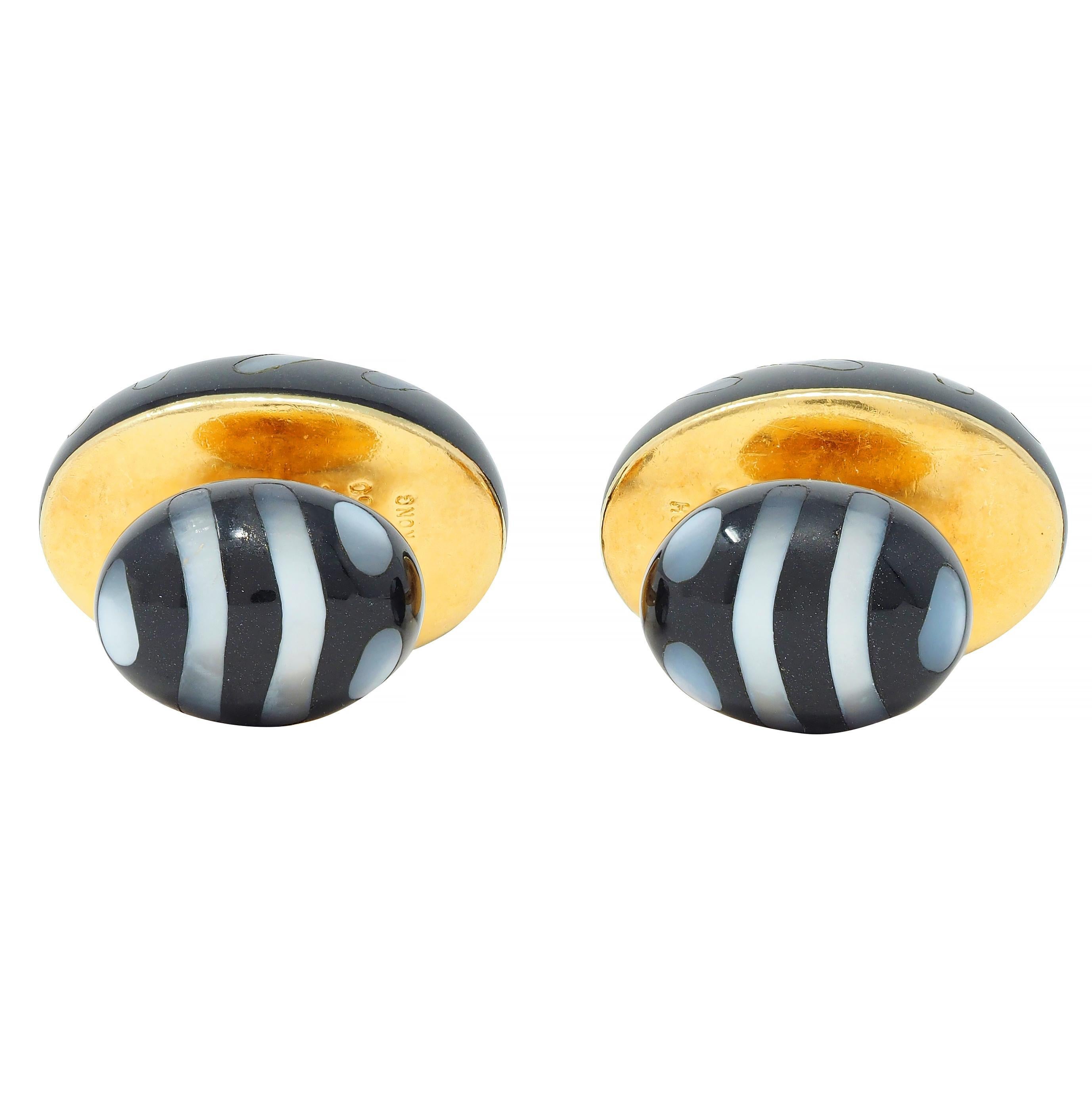 Women's or Men's Tiffany & Co. Black Jade Mother-Of-Pearl Inlay 18 Karat Yellow Gold Cufflinks For Sale