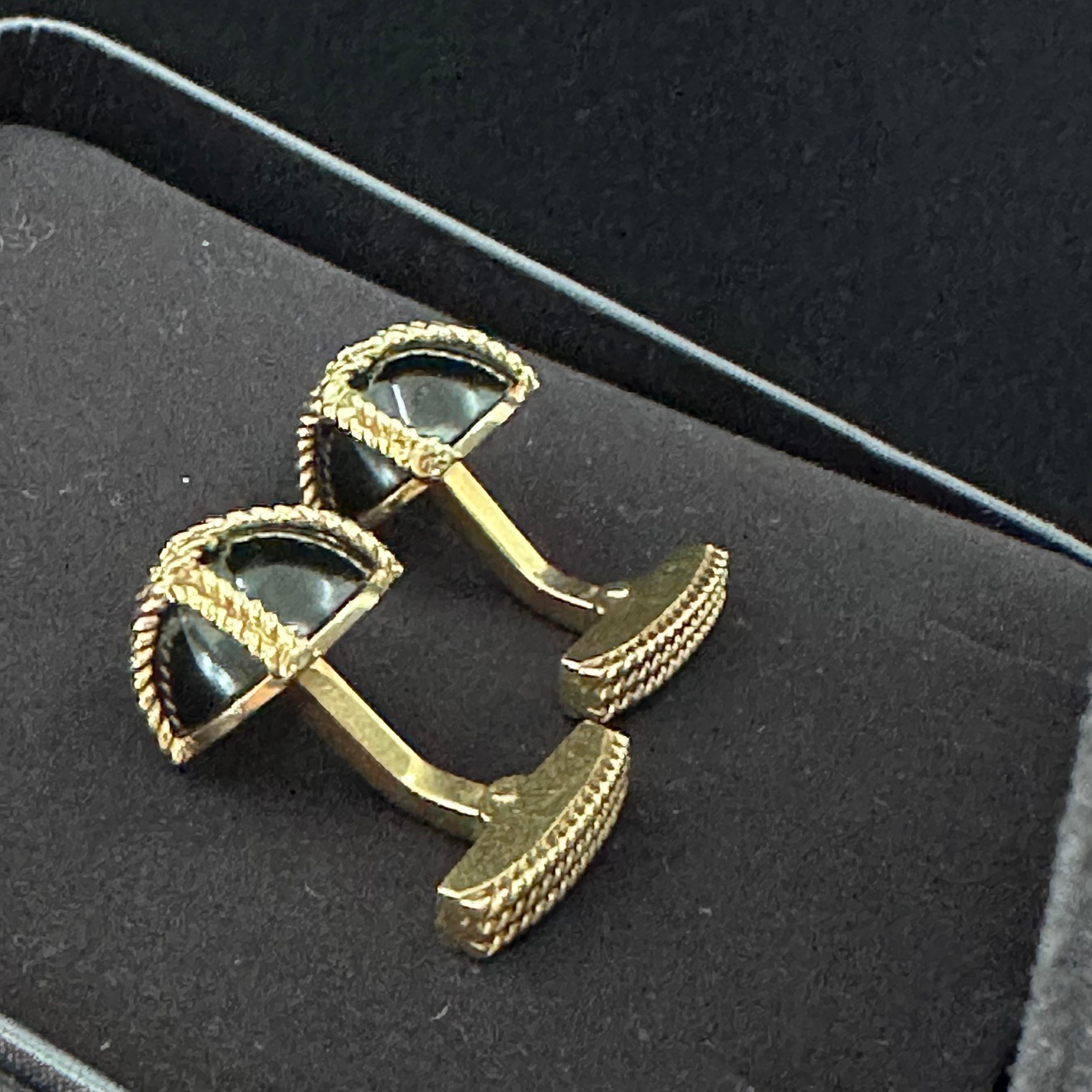 Tiffany & Co Black Onyx Yellow Gold Cufflinks 14k In Good Condition For Sale In Beverly Hills, CA