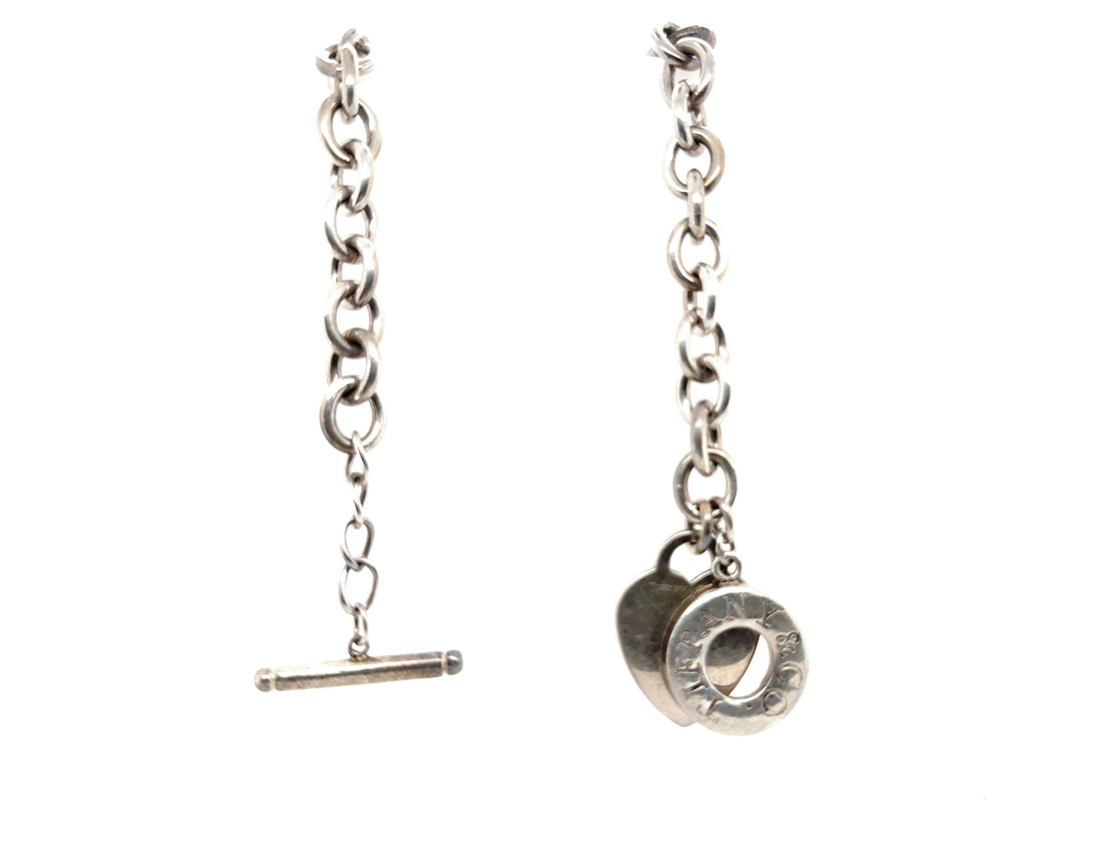 Tiffany & Co. Collier avec pendentif en argent 925 en forme de coeur vide Excellent état - En vente à Dearborn, MI