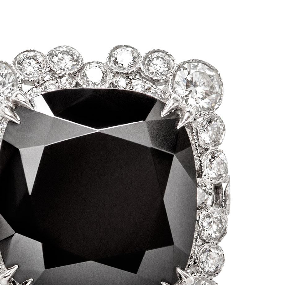 Taille brillant Tiffany & Co. Grand livre Gatsby Bague en onyx et diamants, 2013 en vente