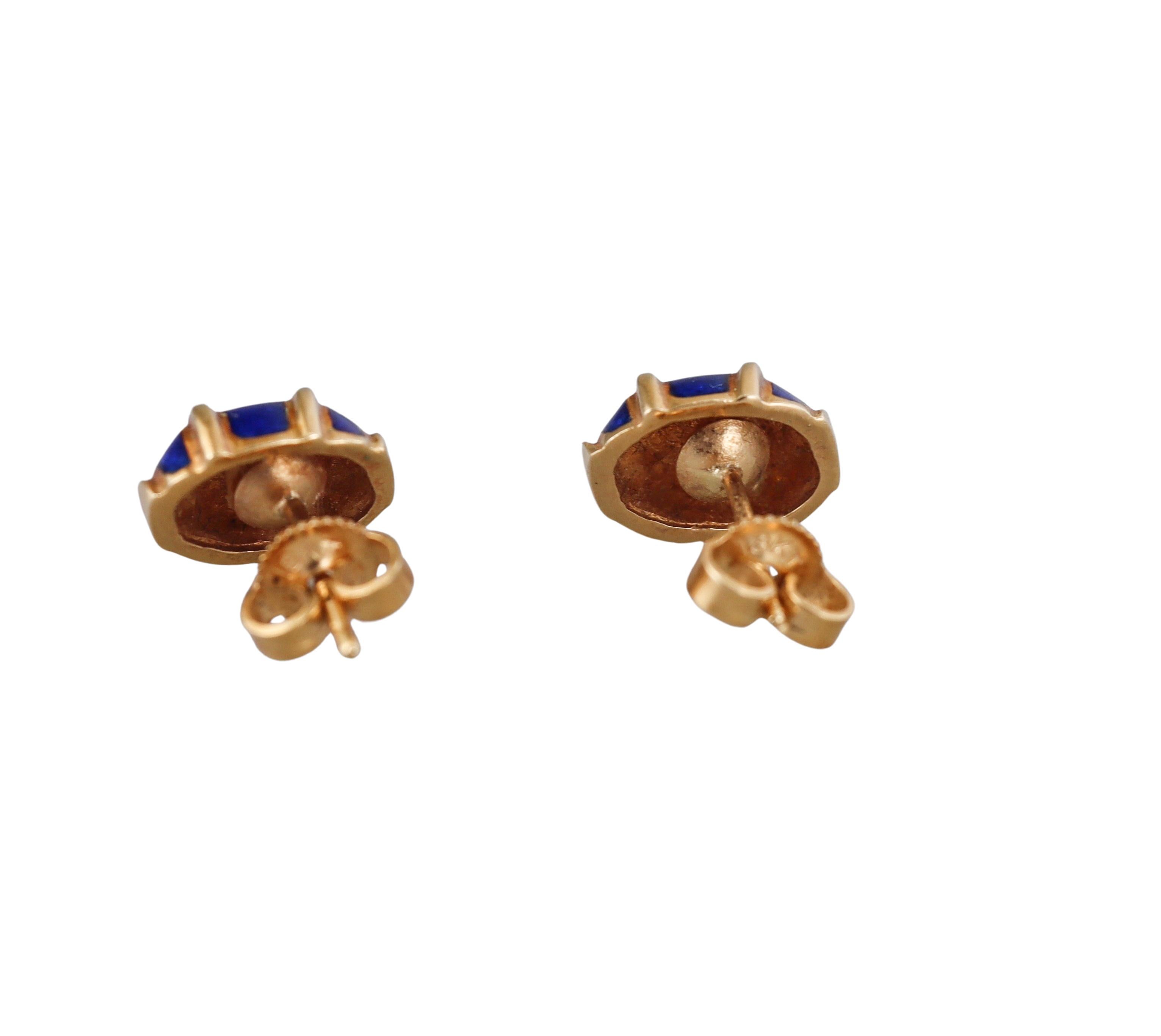 Clous d'oreilles Tiffany & Co en or jaune et émail bleu Excellent état - En vente à New York, NY