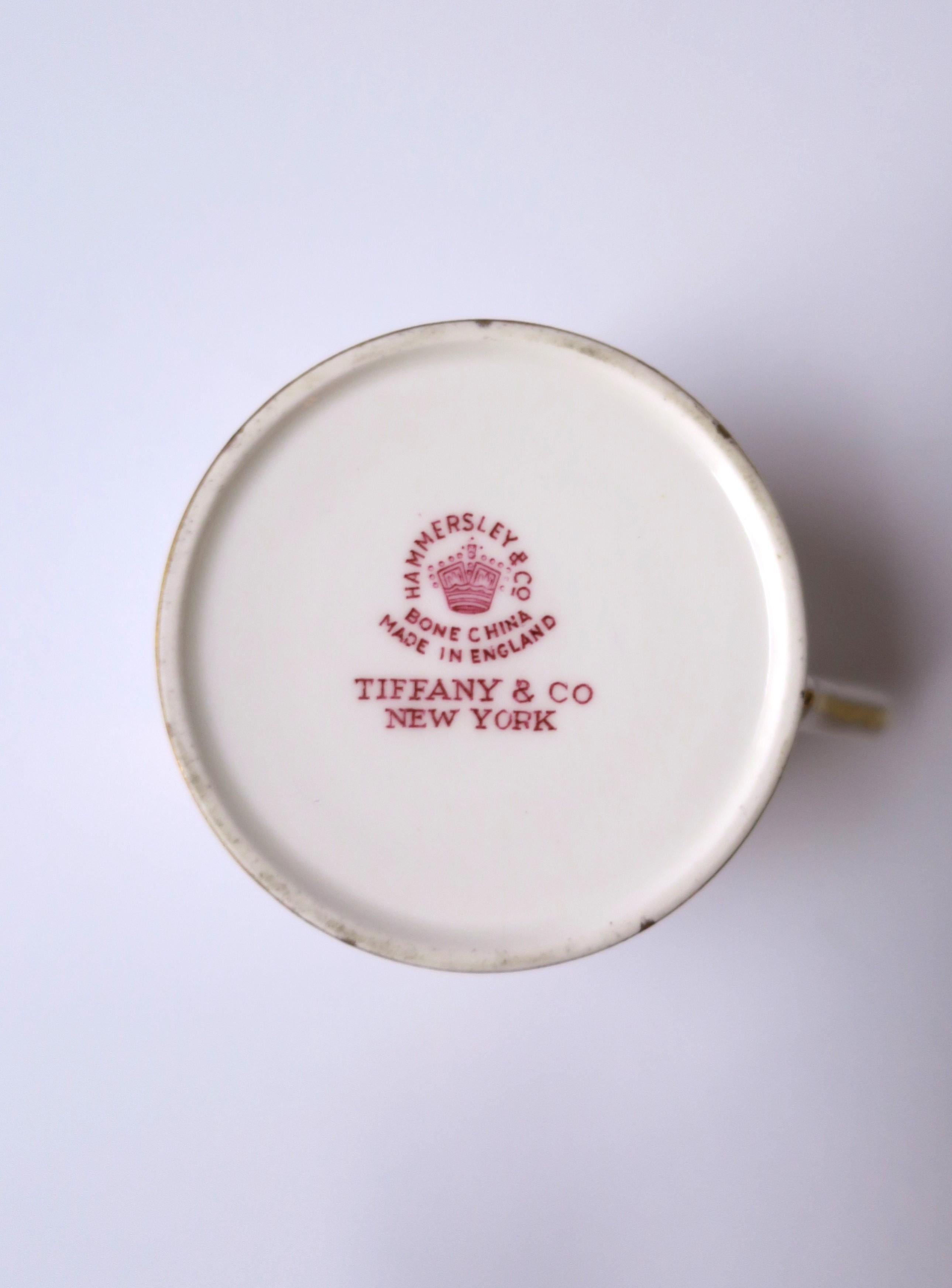 Tiffany & Co. Blau Gold Weiß Porzellan Kaffee Tee Tasse Untertasse Demitasse Espresso im Angebot 5