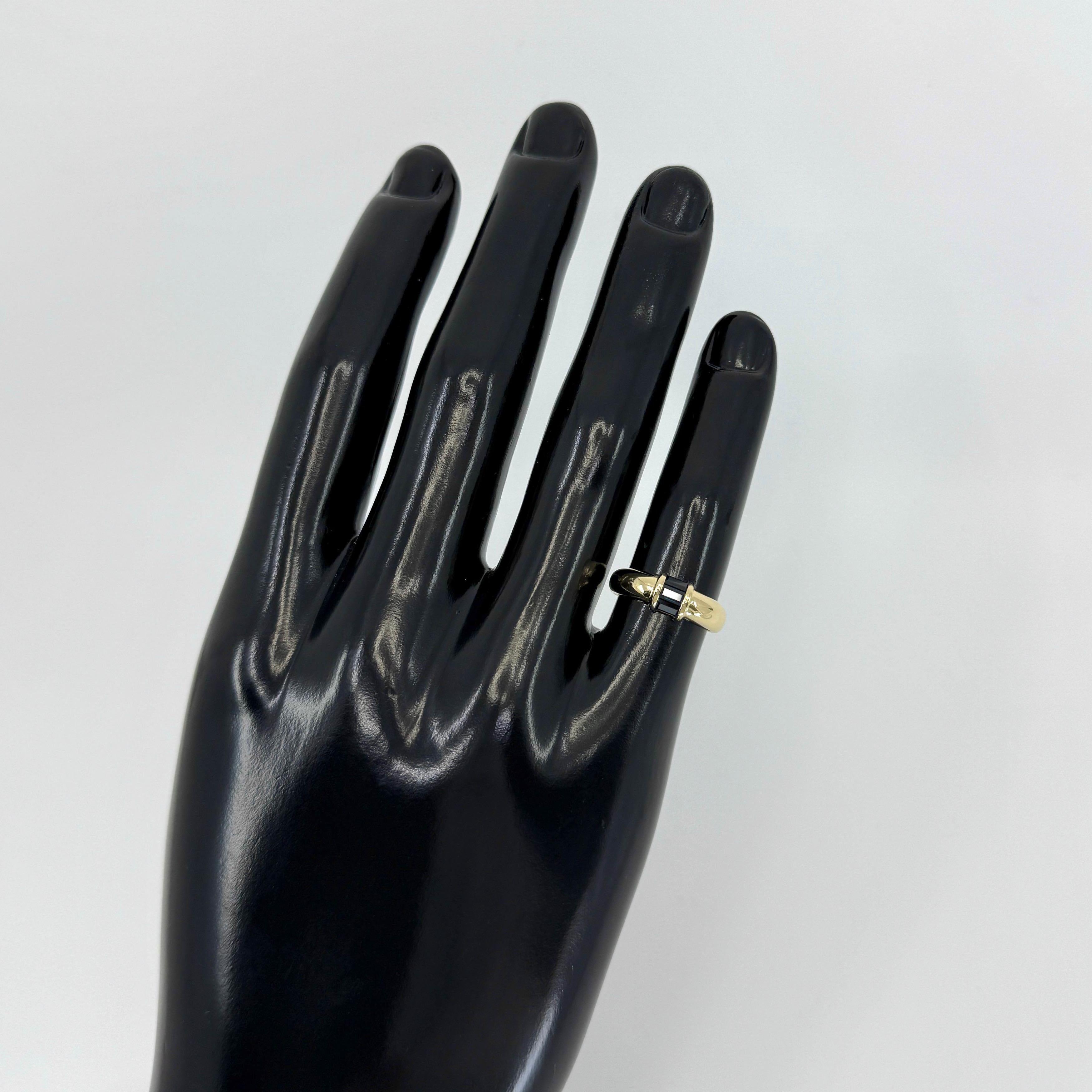Women's Tiffany & Co. Blue Sapphire Baguette Cut 18k Yellow Gold Three Stone Band Ring