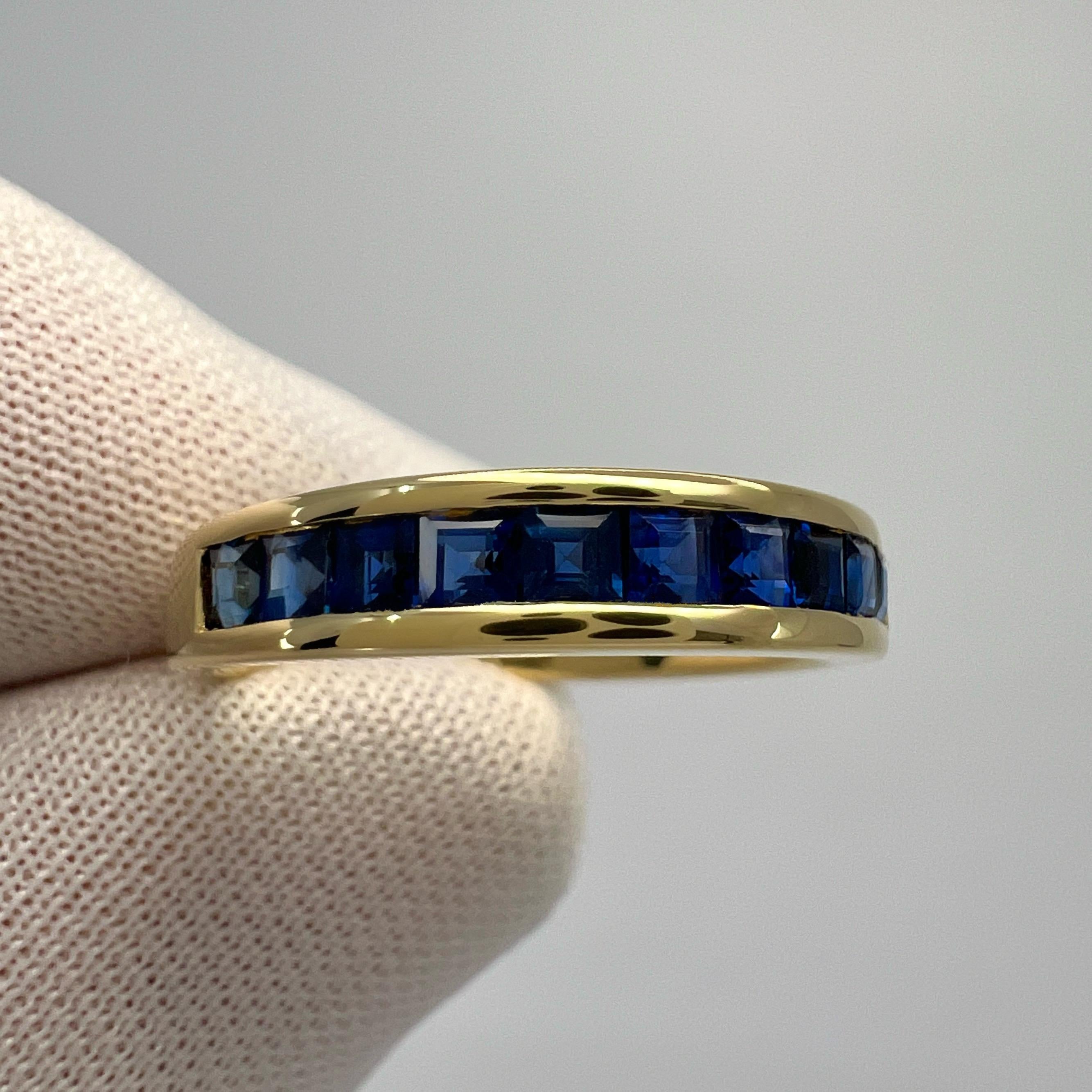 Tiffany & Co. Blauer Saphir Quadratische Prinzessin 18k Gelbgold Eternity Band Ring (Carréschliff)