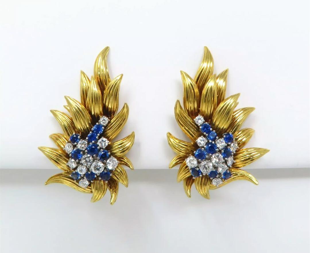 Brilliant Cut TIFFANY & Co. Blue sapphires Diamond Platinum 18k Yellow gold earrings  Earrings For Sale