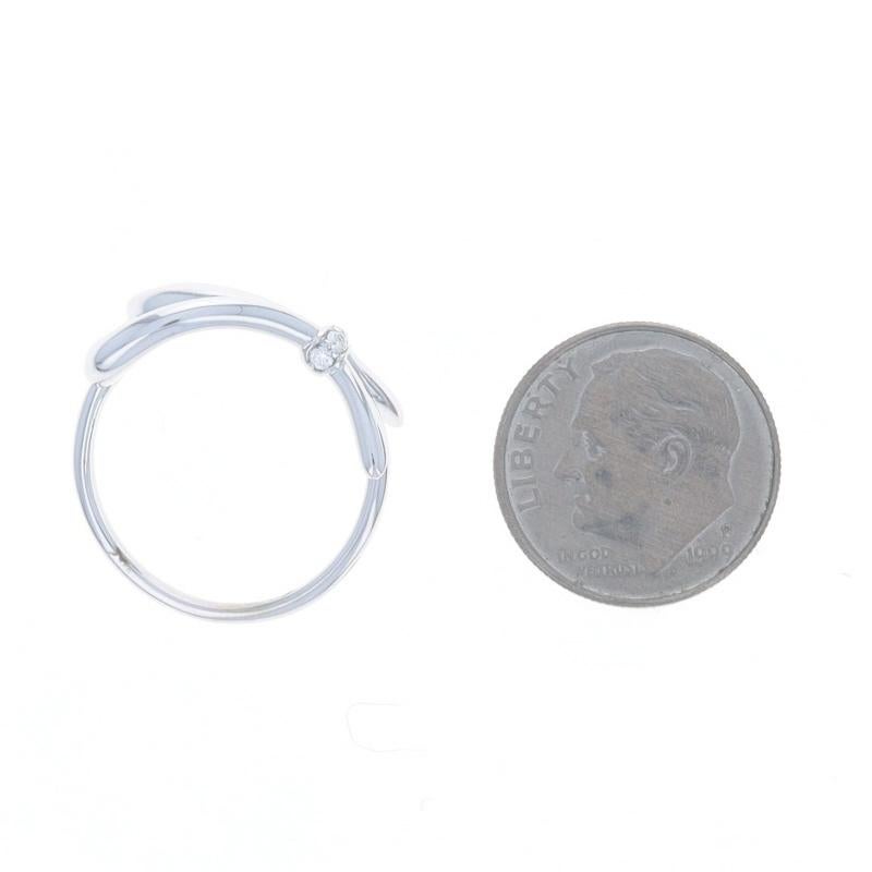 Tiffany & Co. Bow Diamond Band - Bague en or blanc 18k avec ruban de diamants ronds et brillants en vente 1