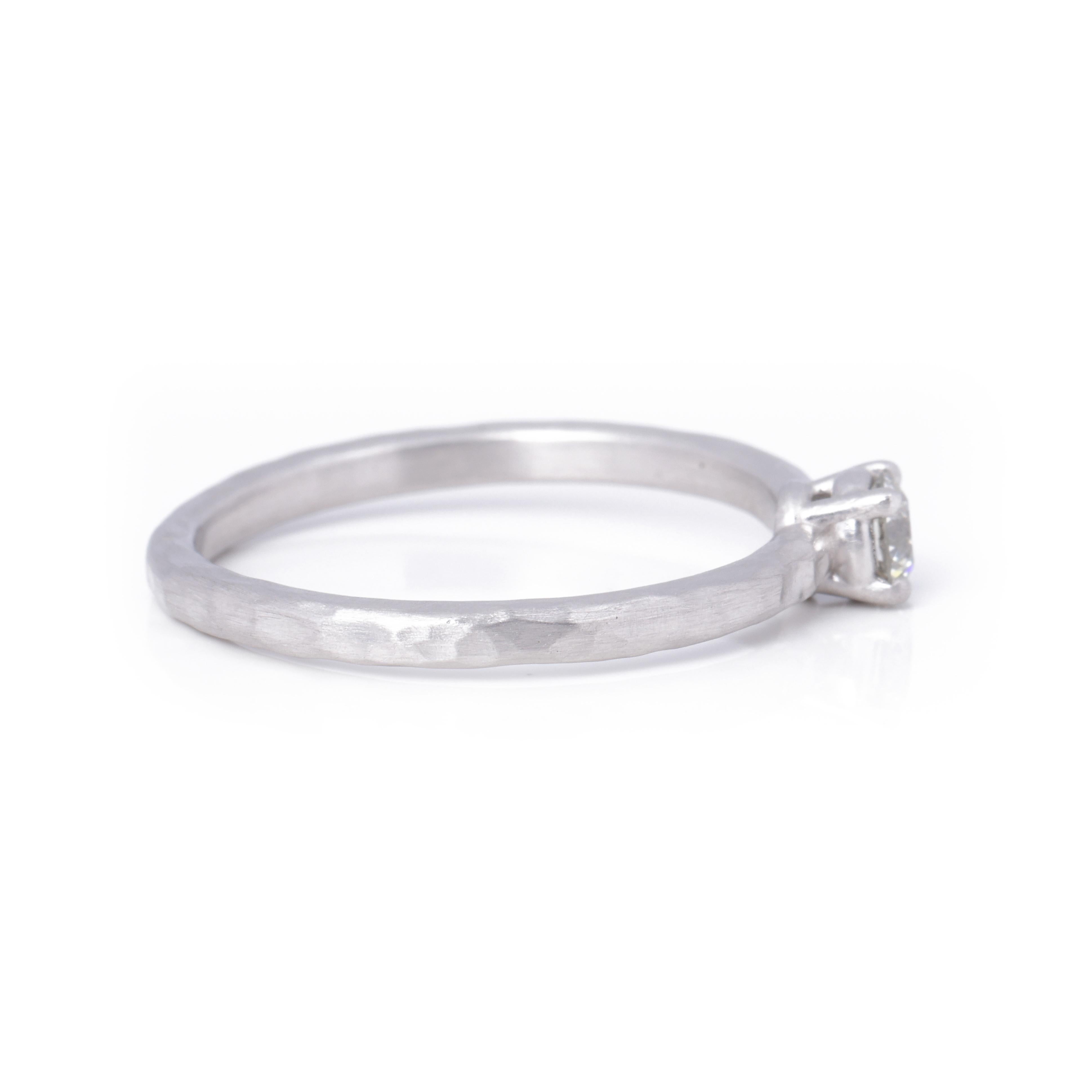 Tiffany & Co. Bague Paloma Picasso en or blanc, diamant solitaire brillant de 0,19 ct. Excellent état - En vente à Bishop's Stortford, Hertfordshire