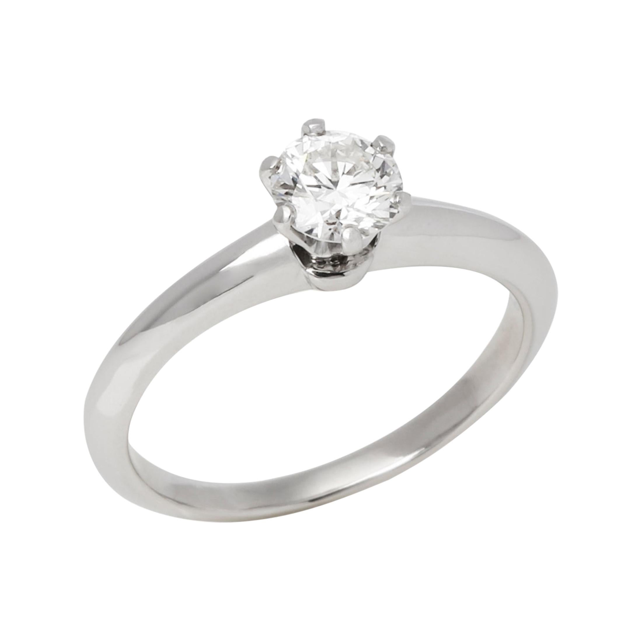 En vente :  Tiffany & Co. Bague solitaire en diamant taille brillant 0,58 carat