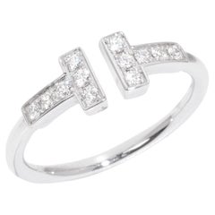 Tiffany & Co. Bague en T en or blanc 18ct avec diamant taillé en brillant