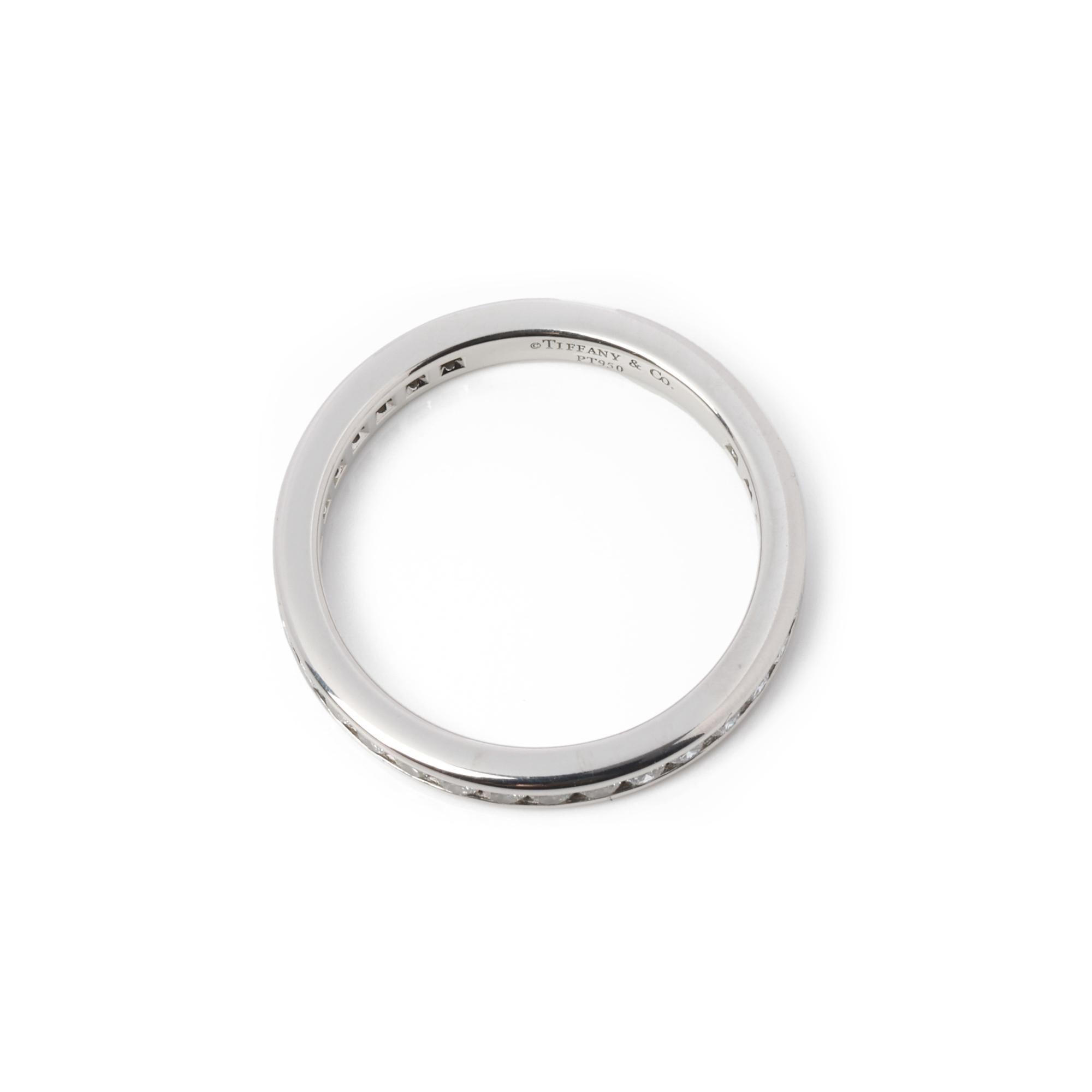 Tiffany & Co. Brillantschliff Diamant Platin Ring für die Ewigkeit (Zeitgenössisch) im Angebot