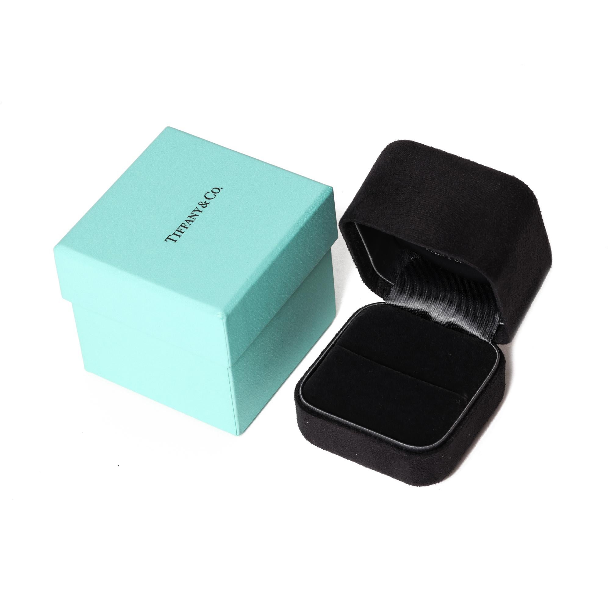 Tiffany & Co. Brillantschliff Diamant Platin Ring für die Ewigkeit im Zustand „Hervorragend“ im Angebot in Bishop's Stortford, Hertfordshire