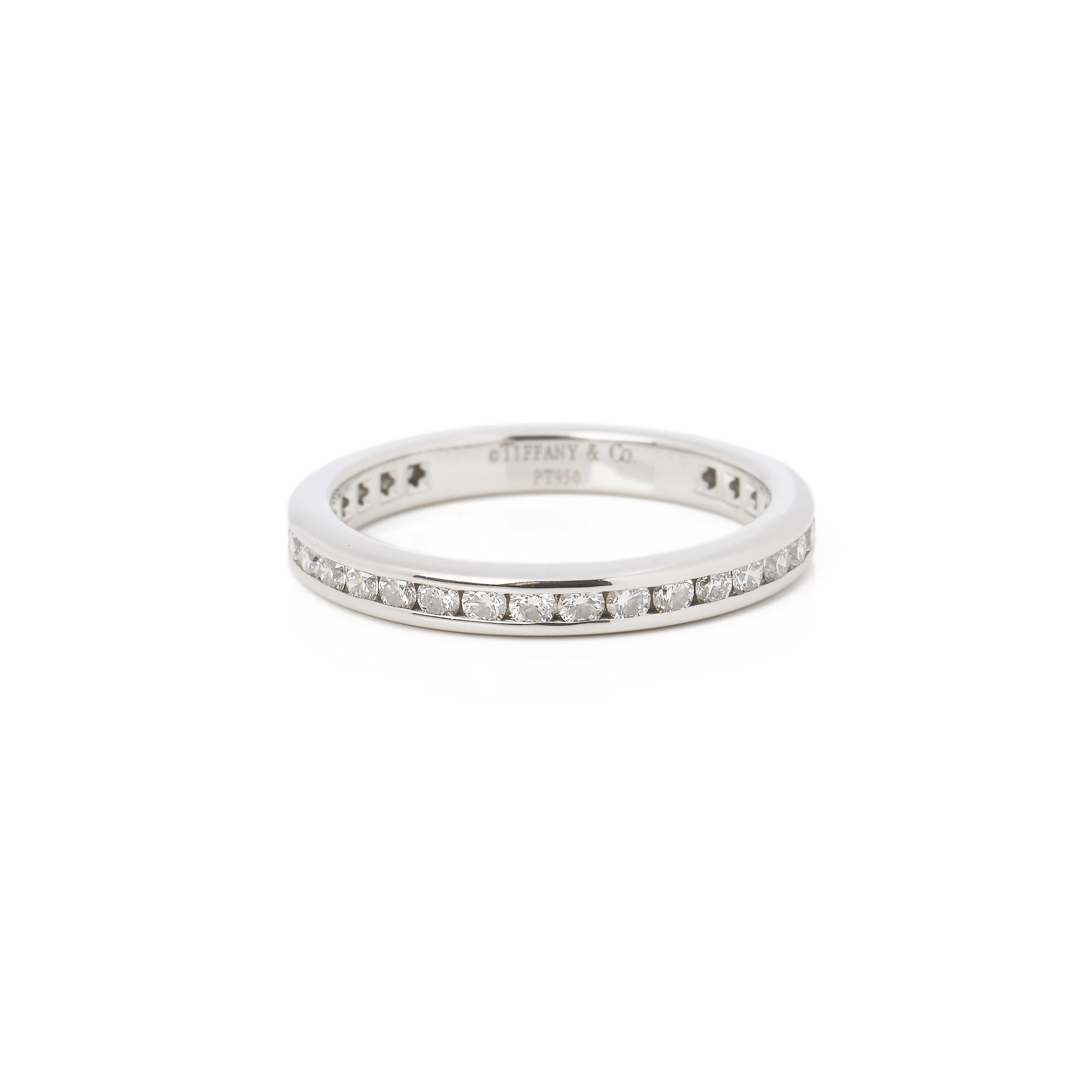 Tiffany & Co. Brillantschliff Diamant Platin Ring für die Ewigkeit im Angebot 1