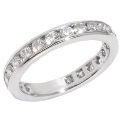 Tiffany & Co. Anillo de eternidad completo de platino con diamantes talla brillante
