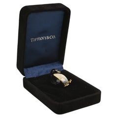 Tiffany & Co Brooch. Black Jade and Mother Pearl Brooch 18K Yellow Gold Penguin