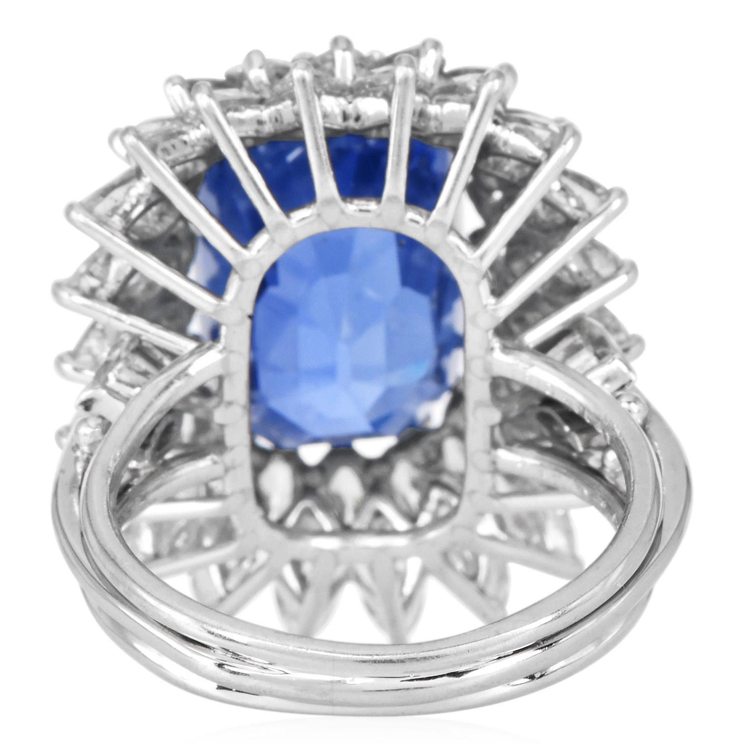 Donna Tiffany & Co. Zaffiro di Burma GIA 21,50cts Anello Cocktail in Platino con Diamante in vendita