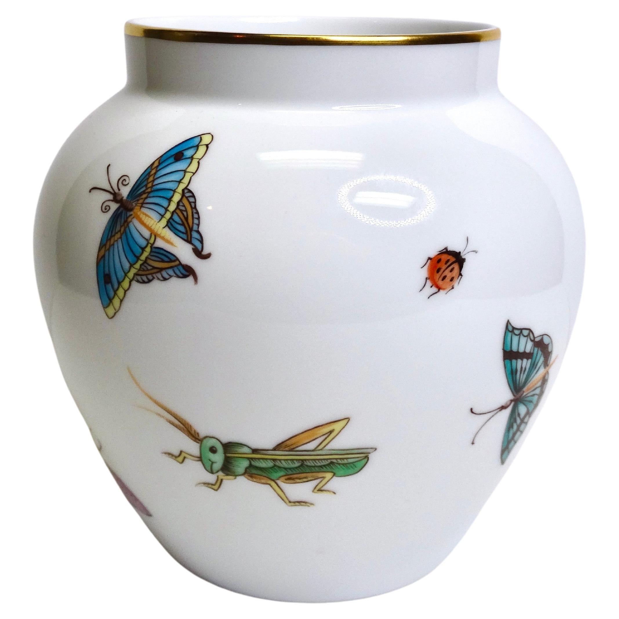 Tiffany & Co. Schmetterlingsvase aus Limoges-Porzellan im Angebot