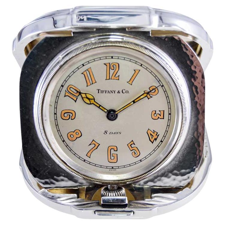 Horloge de 8 jours Art déco en argent sterling martelé à la main Tiffany & Co. par Concord 1930