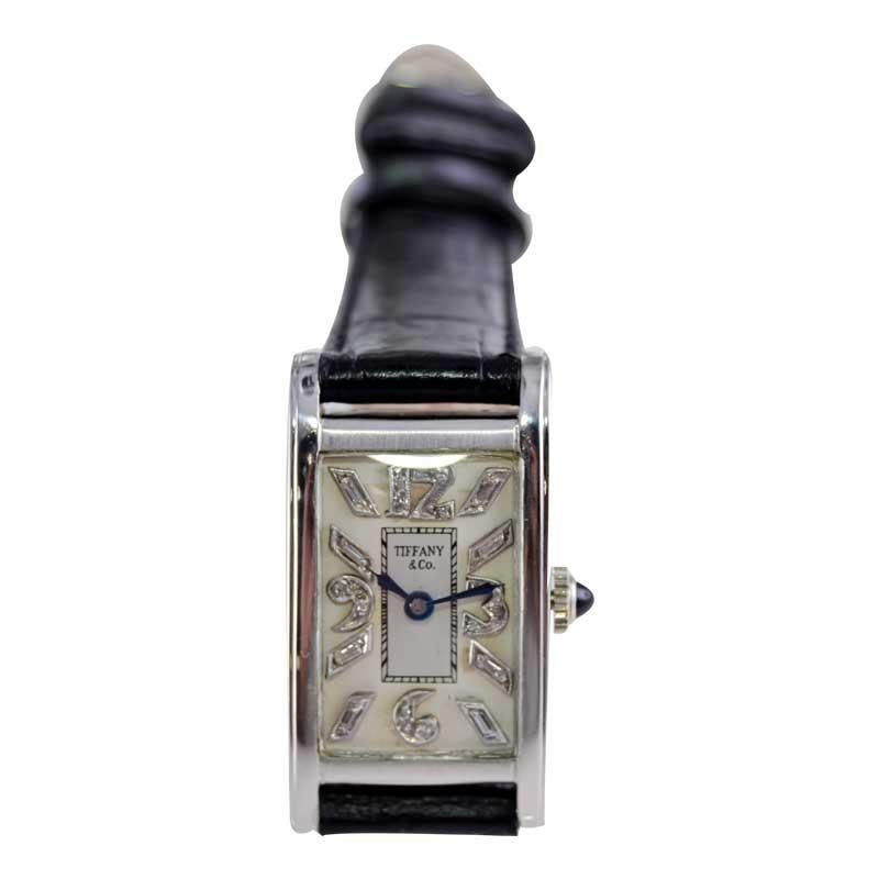 Tiffany & Co. par E. Huguenin Montre Art Déco en platine de style Tank fabriquée à la main, années 1930 en vente 4