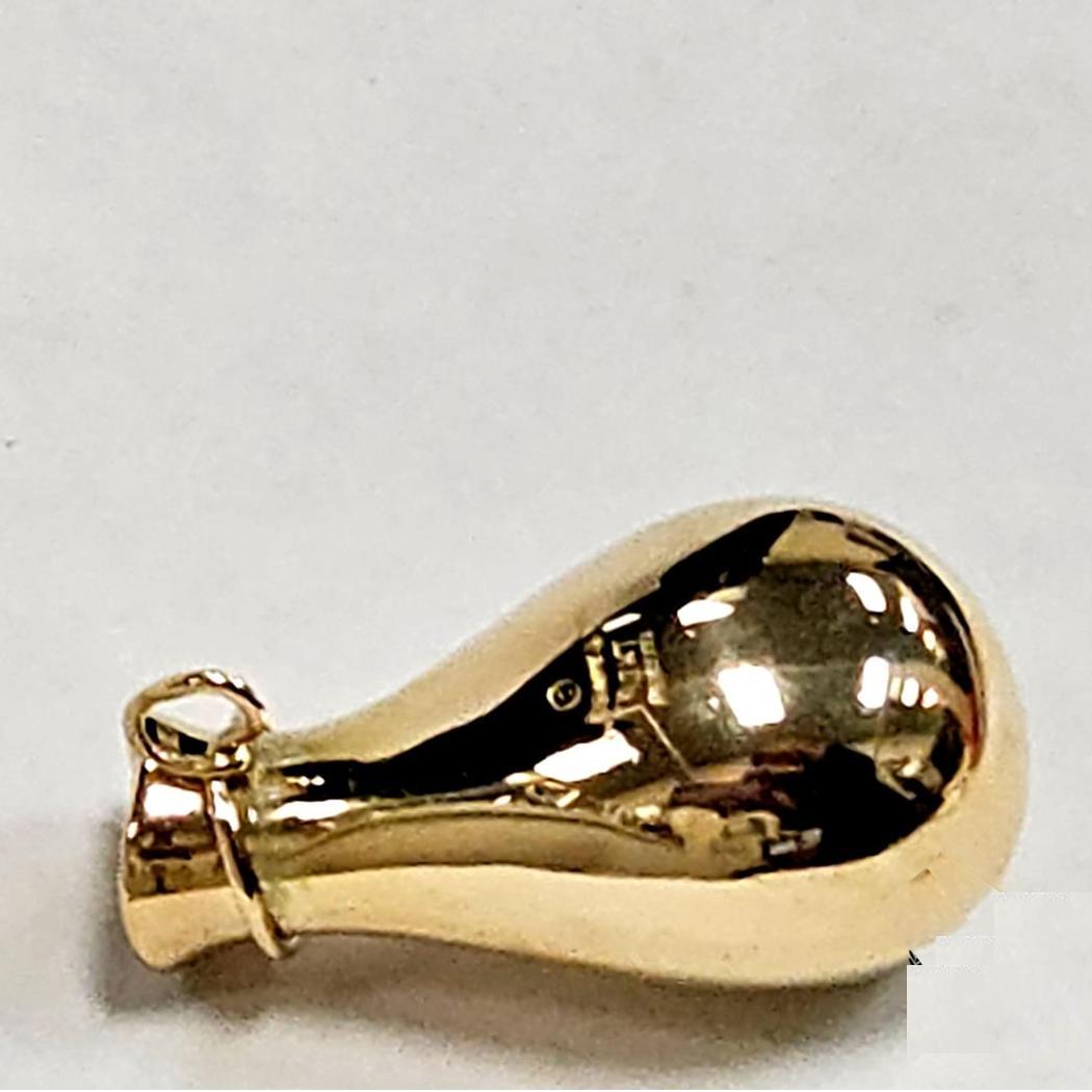 Cette exceptionnelle et rare pièce de Tiffany & Co. Le pendentif 