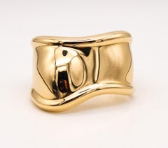 Tiffany & Co. by Elsa Peretti Rare Vintage Small Right Bone Cuff Solid 18Kt Gold