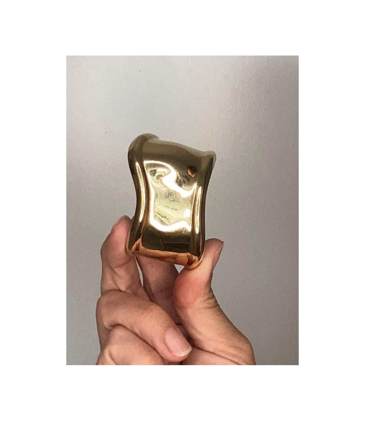 Modernist Tiffany & Co. by Elsa Peretti Rare Vintage Small Right Bone Cuff Solid 18Kt Gold