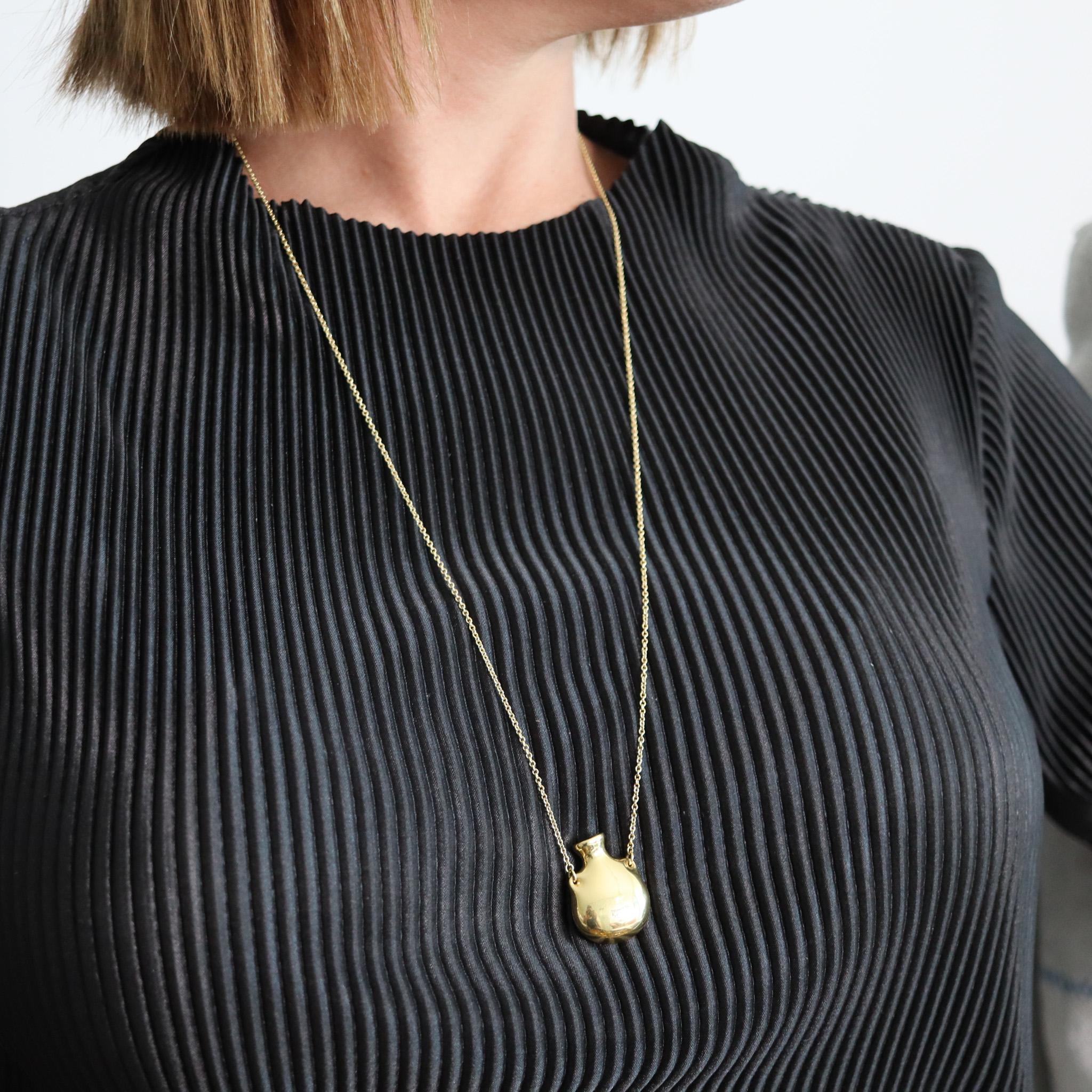 Tiffany & Co. By Elsa Peretti Scent Bottle Necklace In Solid 18Kt Yellow Gold In Excellent Condition In Miami, FL