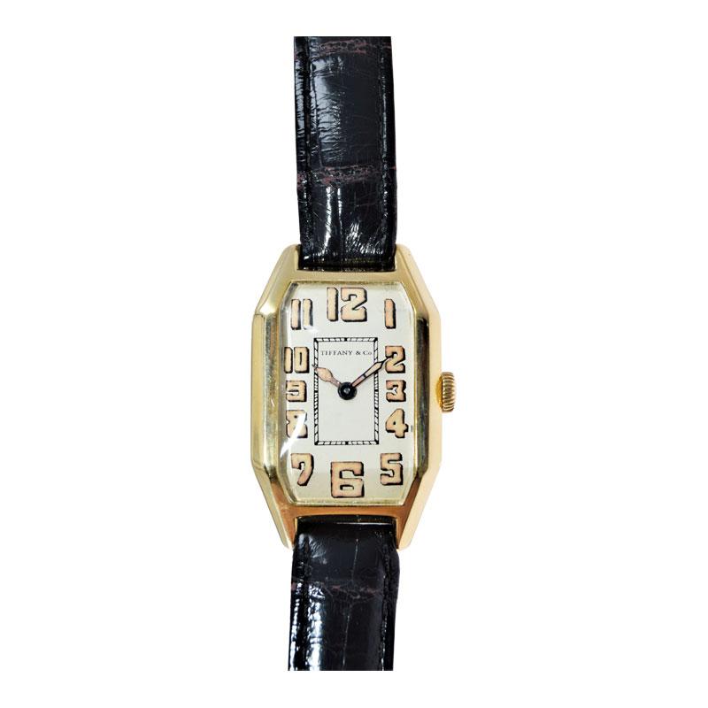 Tiffany & Co. par International Watch Co. Montre Art déco en or 18 carats faite à la main en vente 2