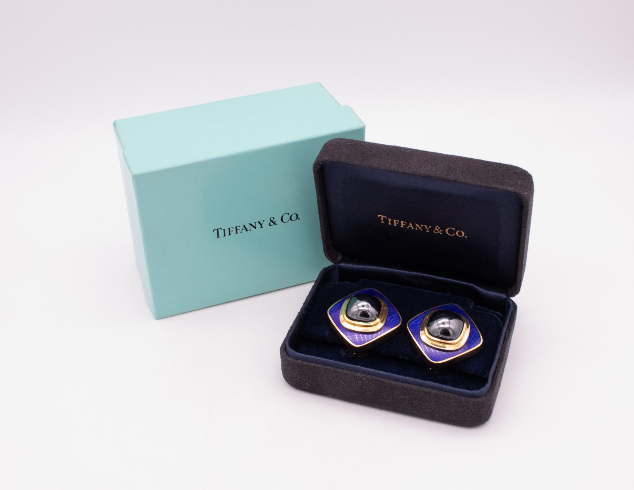 Tiffany Co. par Leo De Vroomen Paire de clips d'oreilles émaillés en or 18 carats et hématite Excellent état - En vente à Miami, FL