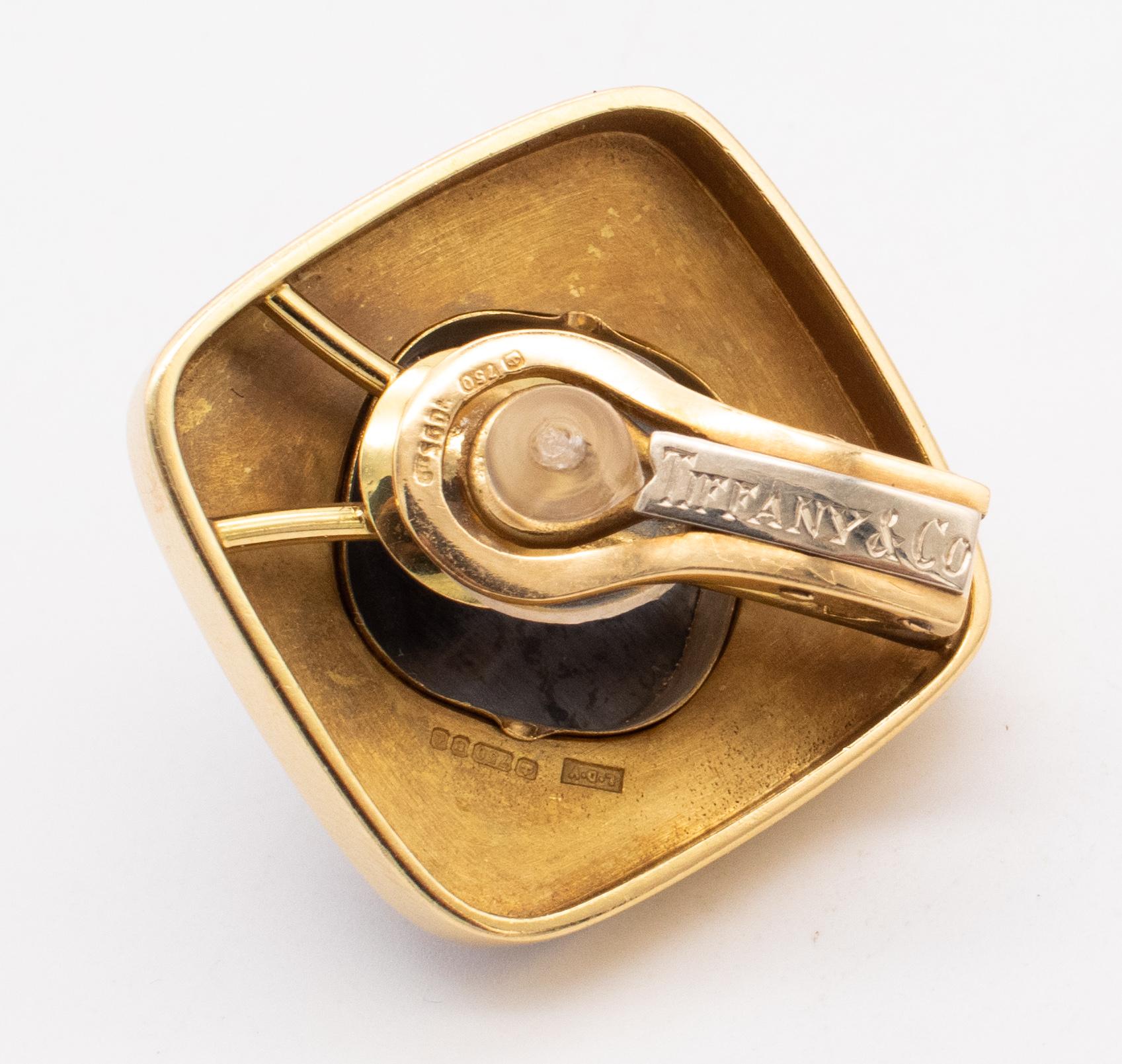 Tiffany Co. par Leo De Vroomen Paire de clips d'oreilles émaillés en or 18 carats et hématite Pour femmes en vente