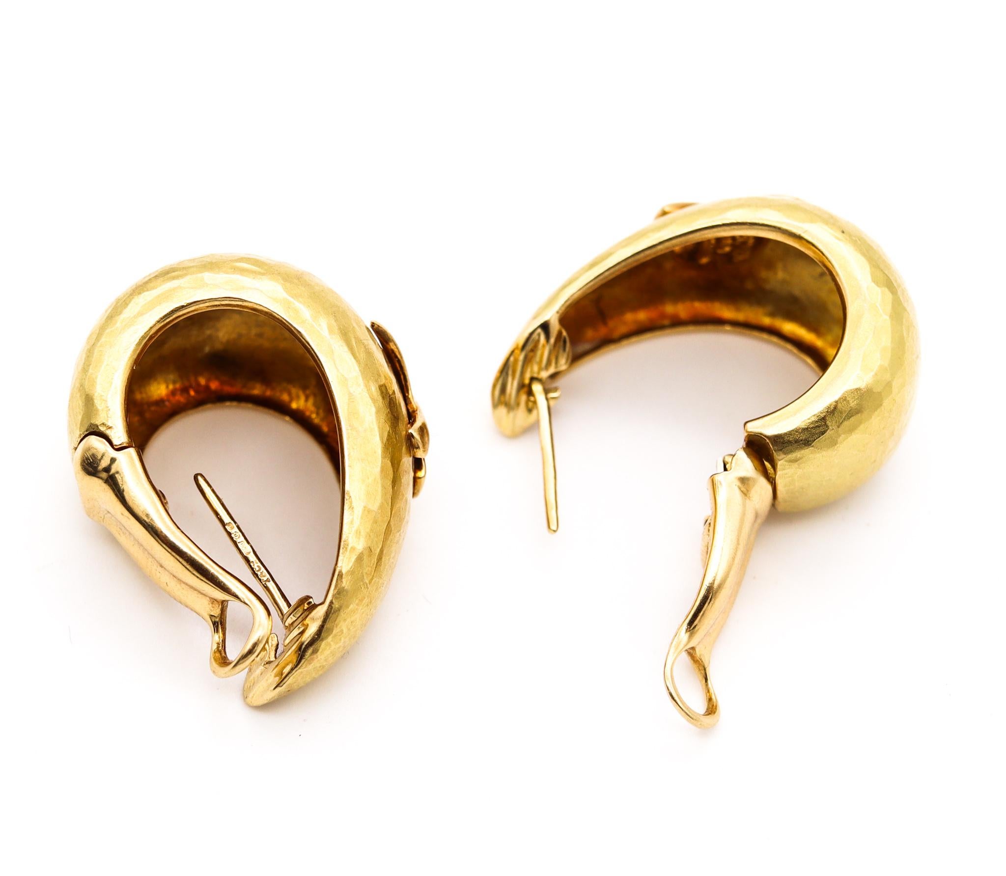 Tiffany &amp; Co. von Paloma Picasso, Paar Graffiti-Ohrringe aus gehämmertem 18 Karat Gold (Modernistisch) im Angebot