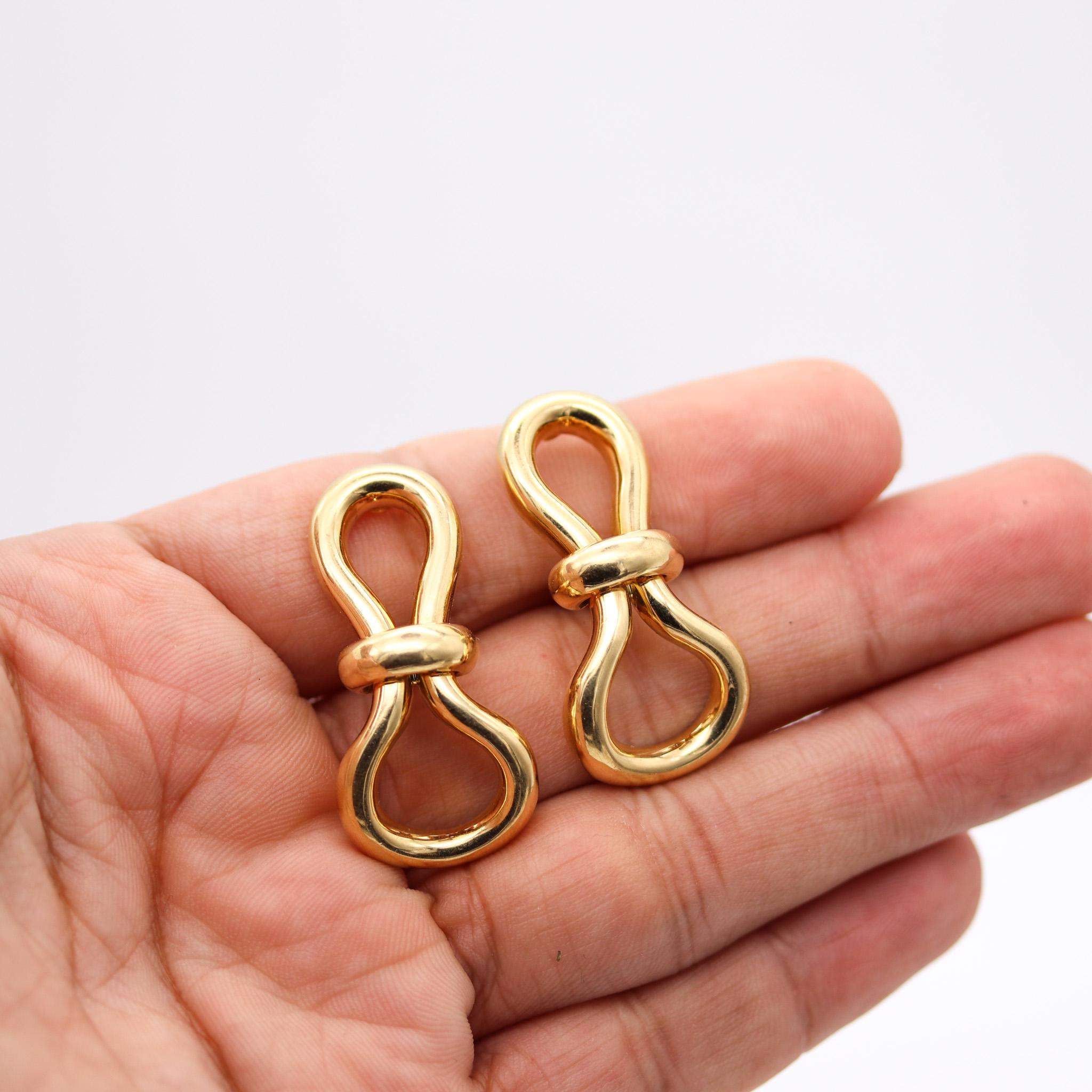 Modernist Tiffany & Co. By Paloma Picasso Pair Of Knots Earrings In Solid 18Kt Yellow Gold For Sale