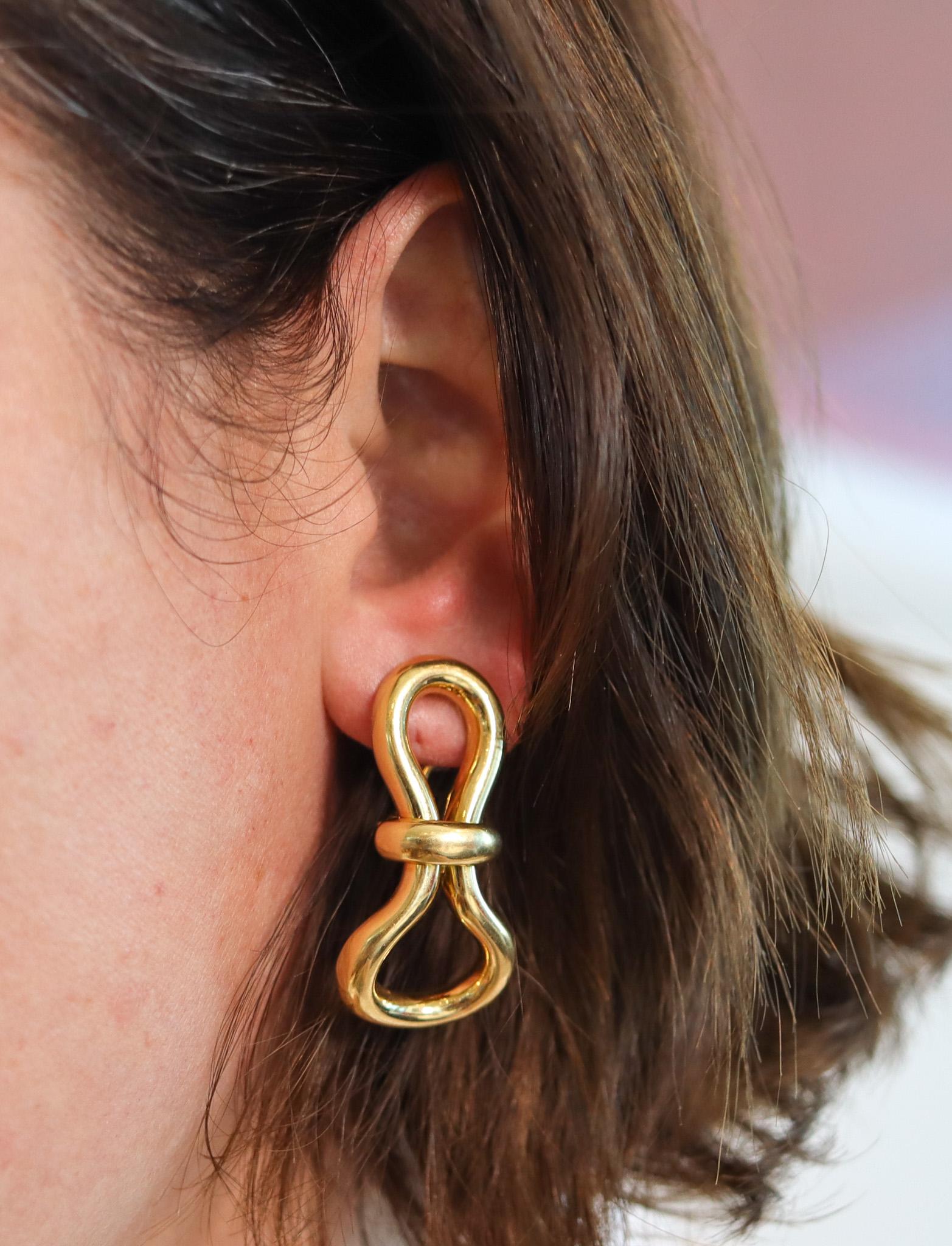 Modernist Tiffany & Co. By Paloma Picasso Pair Of Knots Earrings In Solid 18Kt Yellow Gold For Sale